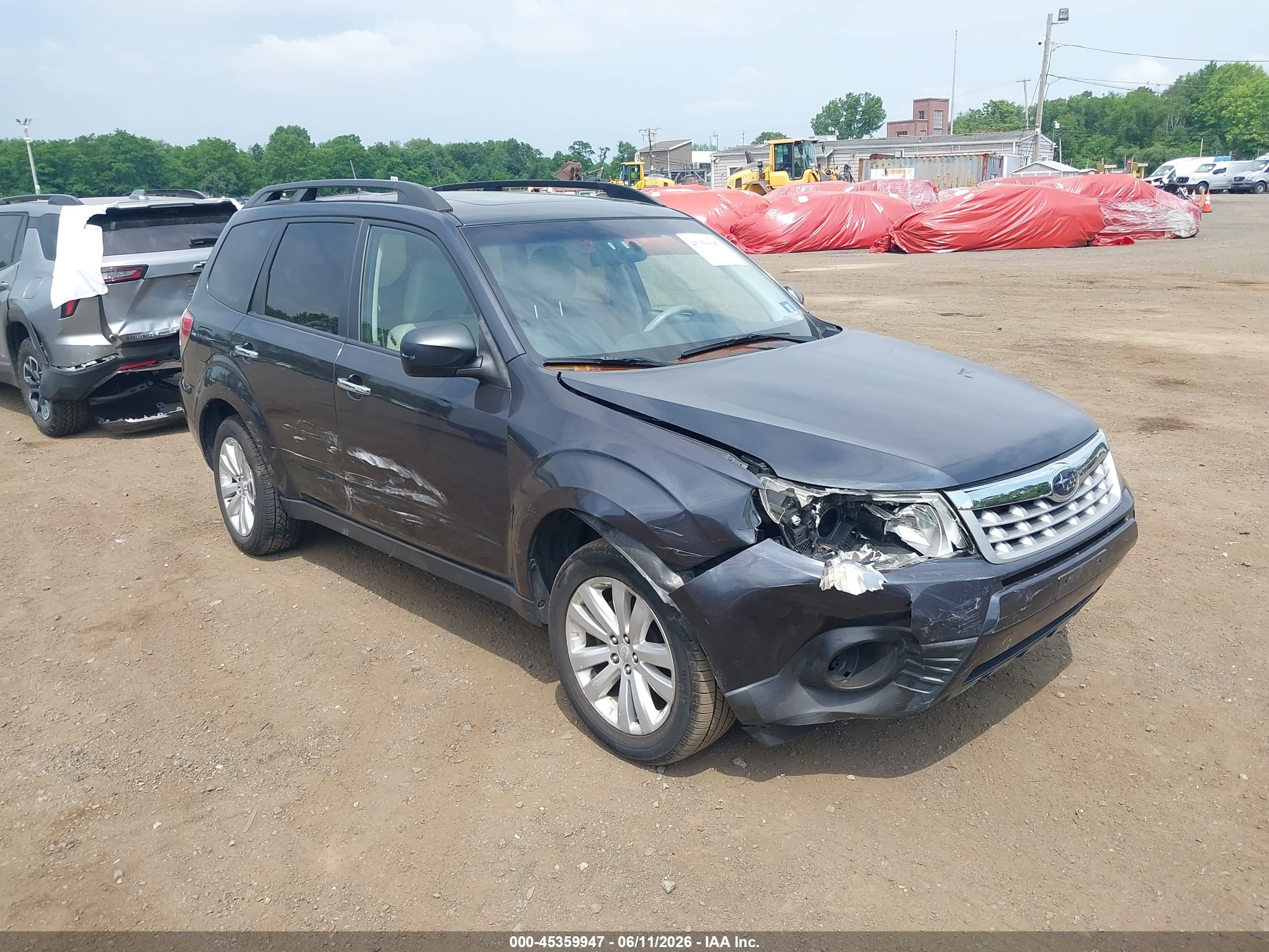 SUBARU FORESTER image 6