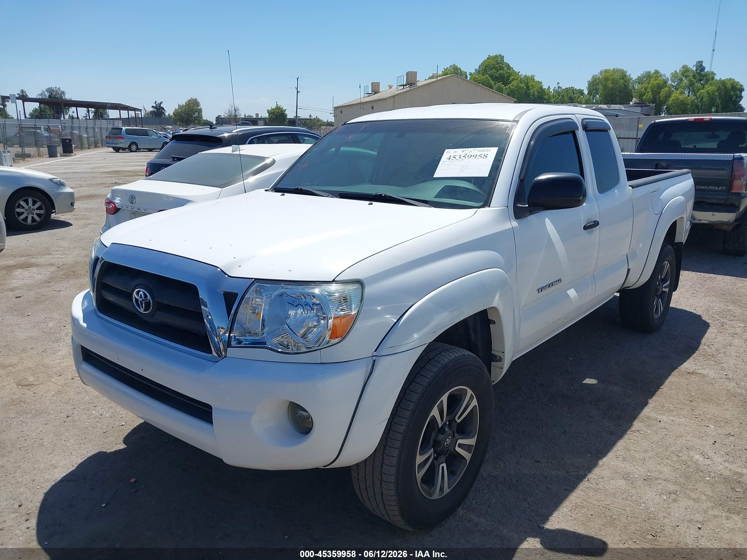 TOYOTA TACOMA image 2