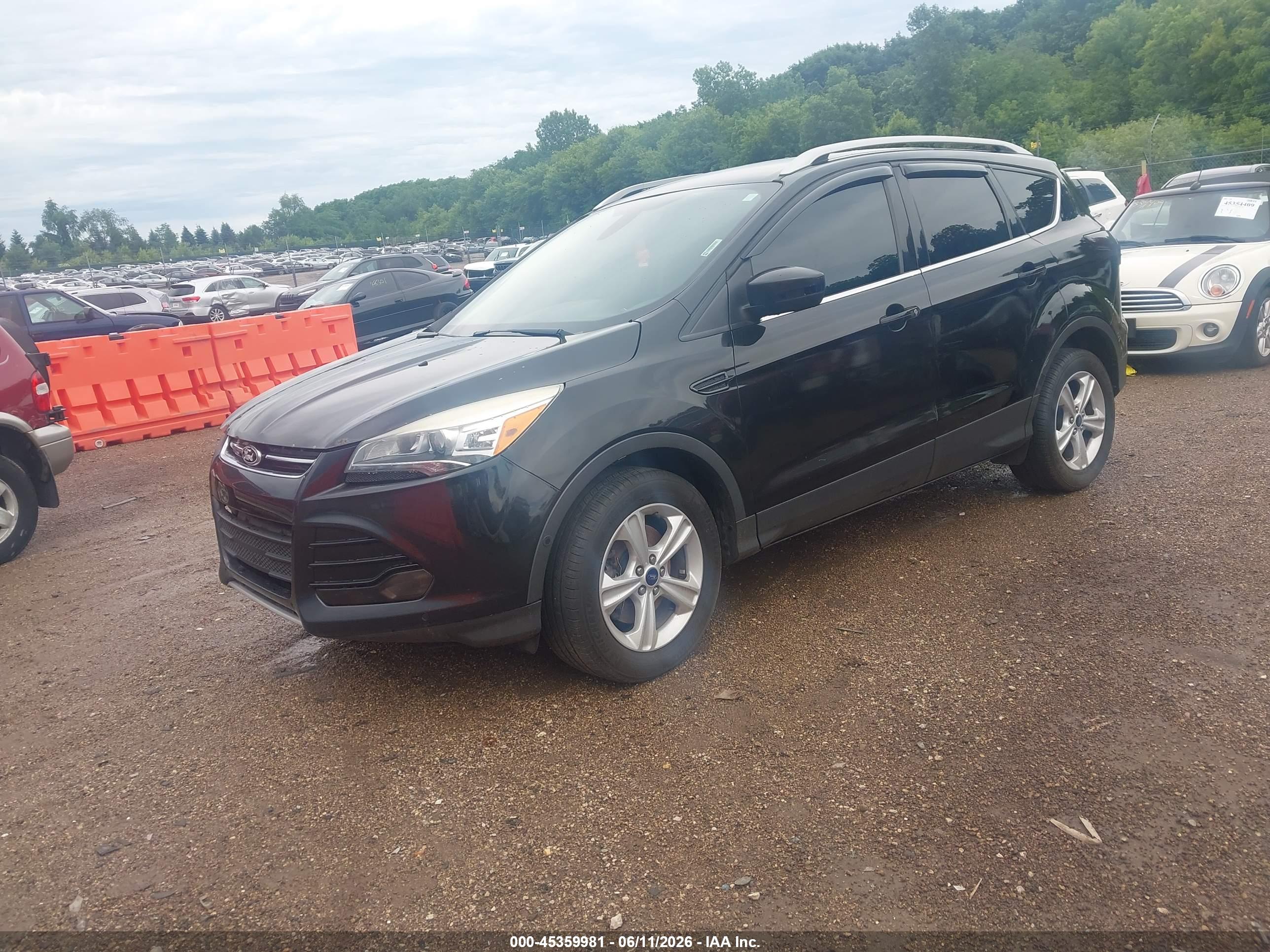 FORD ESCAPE image 2