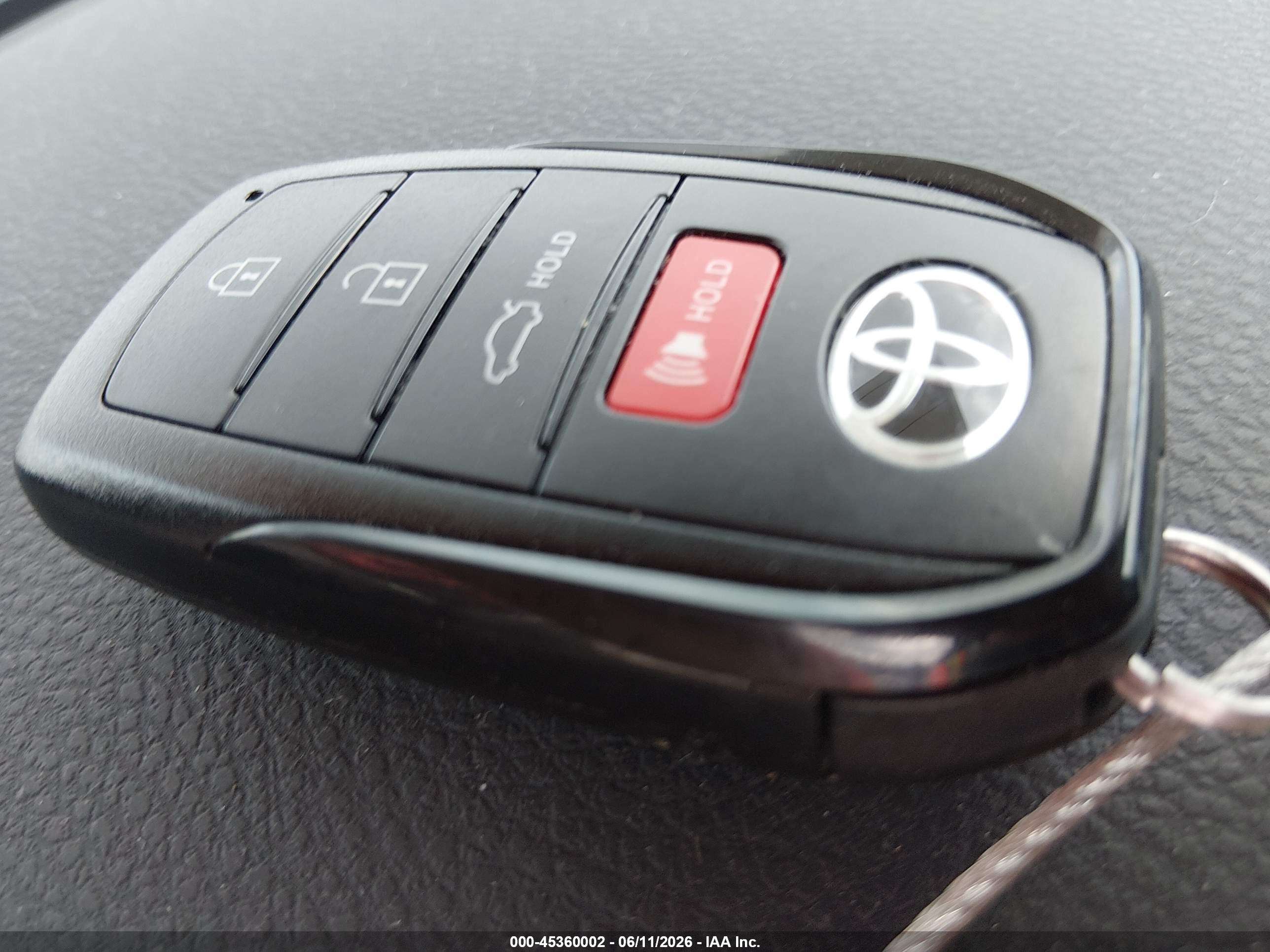 TOYOTA CAMRY image 11