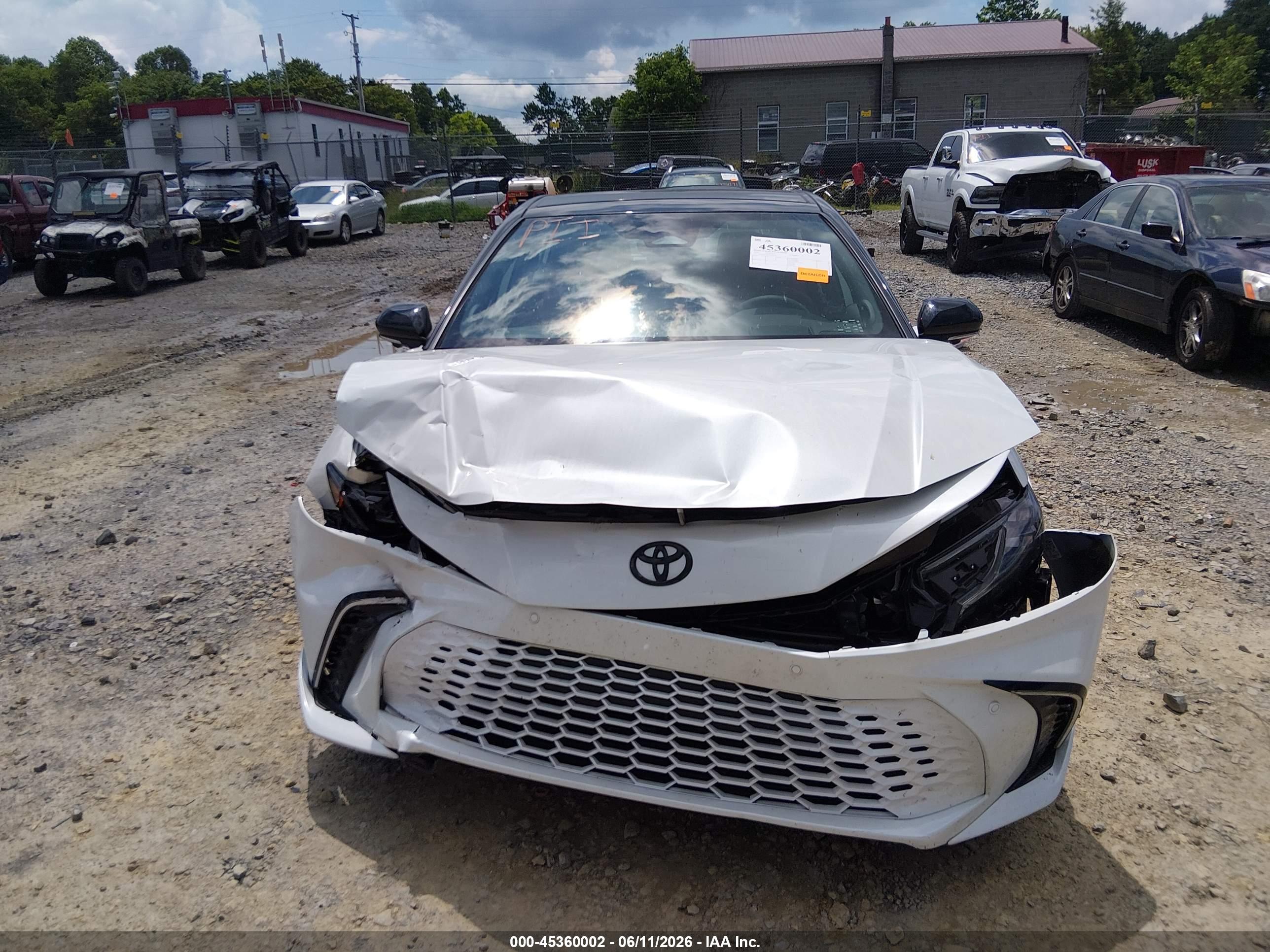 TOYOTA CAMRY image 6