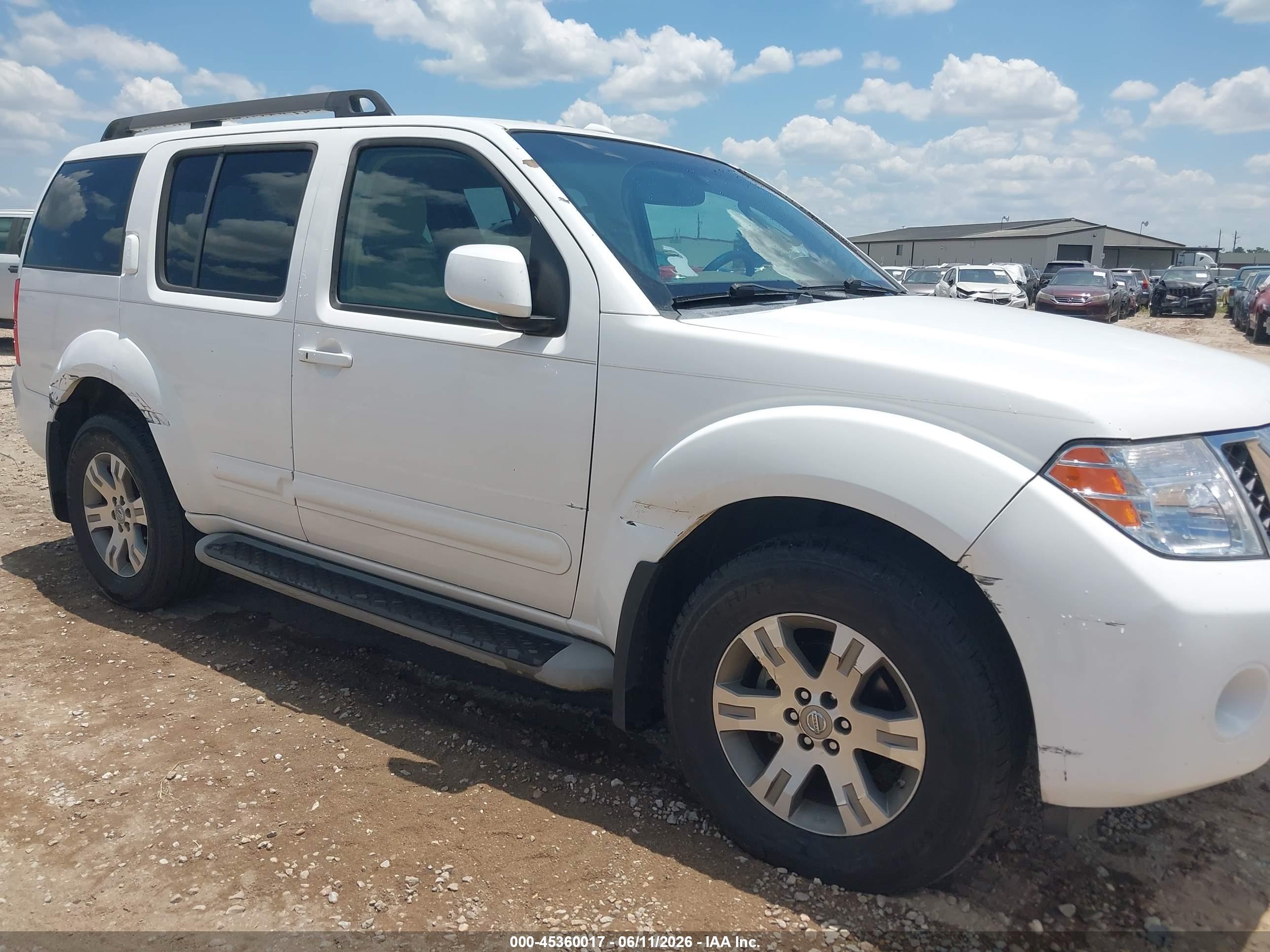 NISSAN PATHFINDER image 6