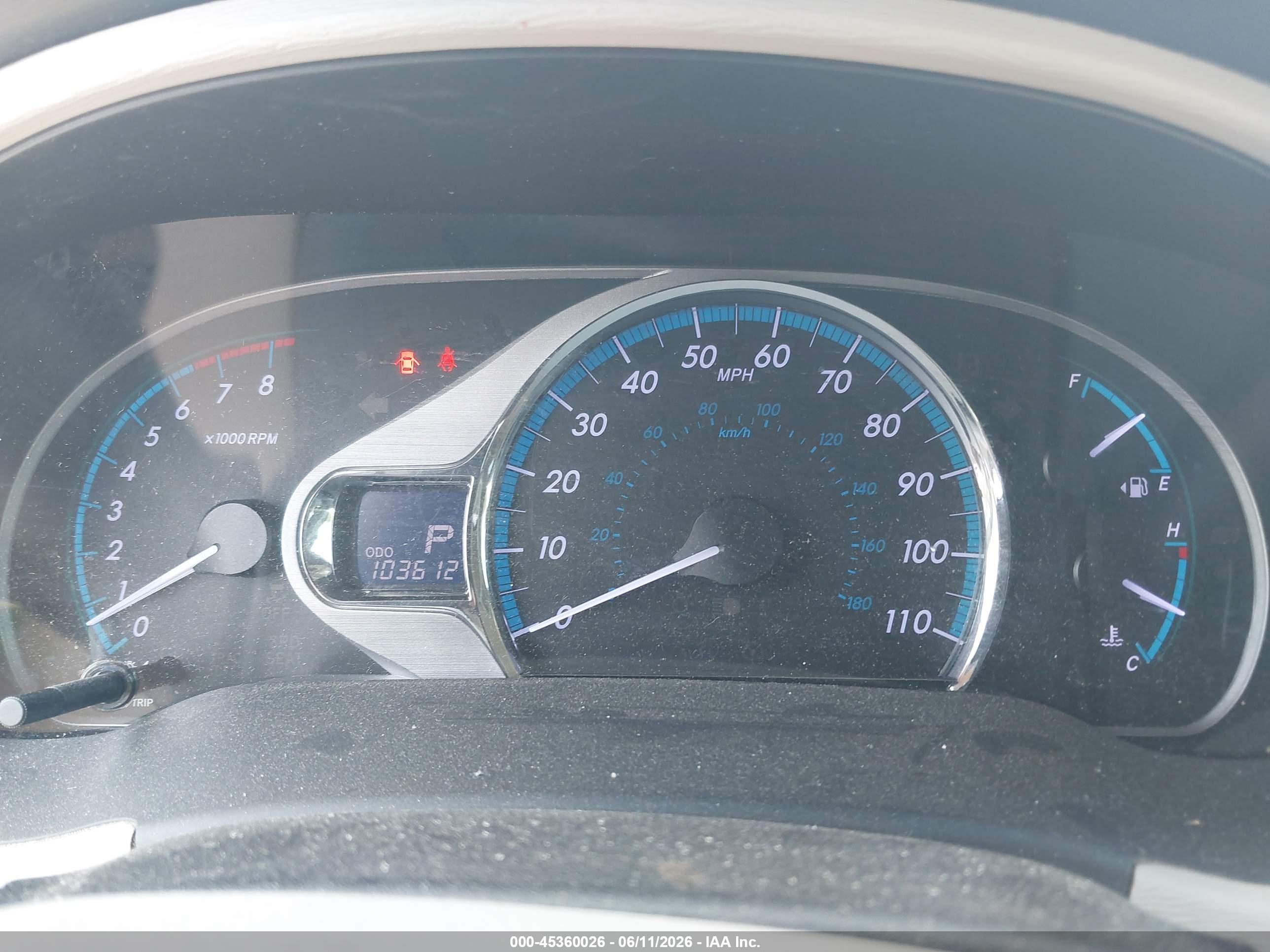 TOYOTA SIENNA image 7