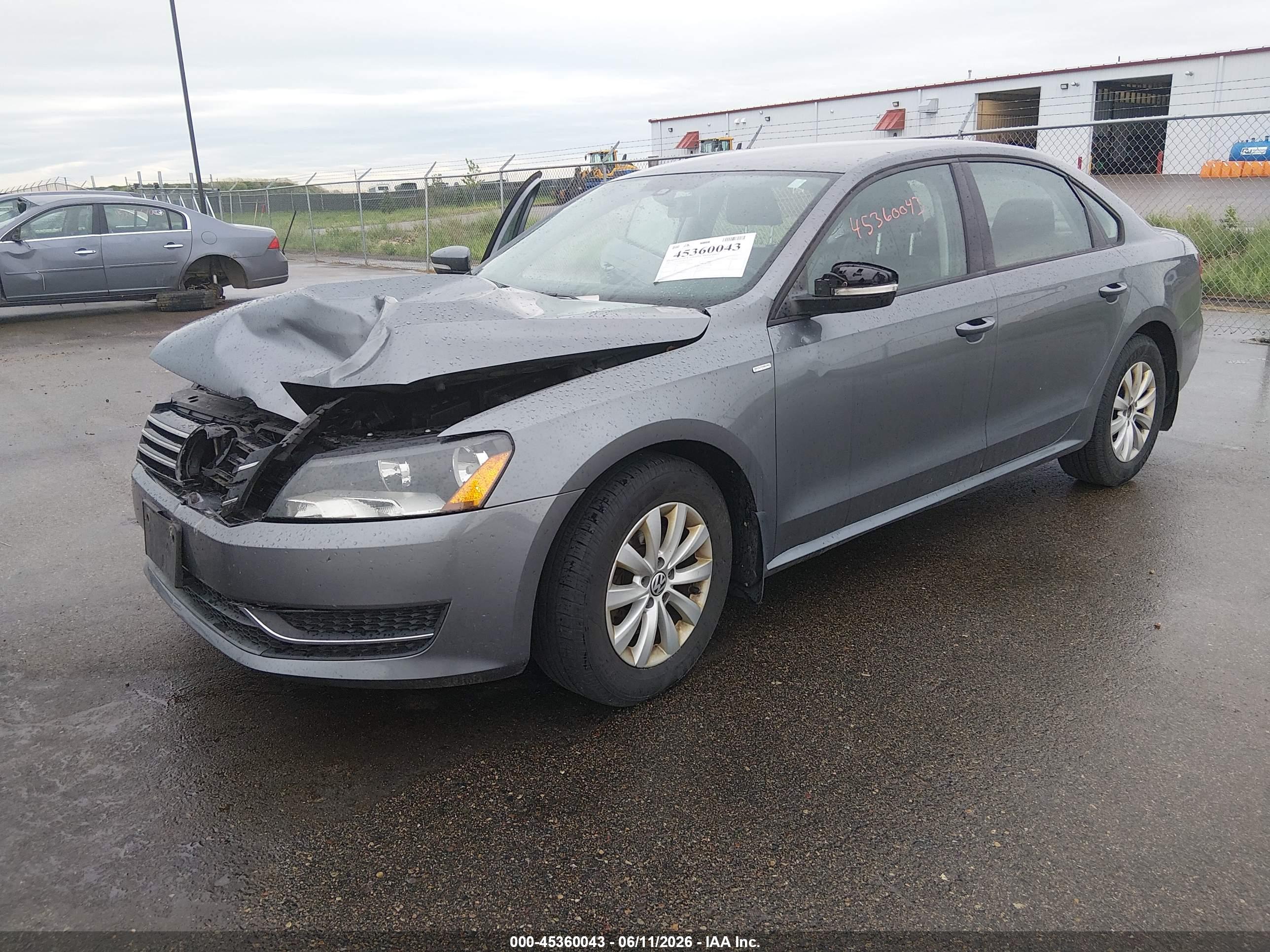 VOLKSWAGEN PASSAT image 2