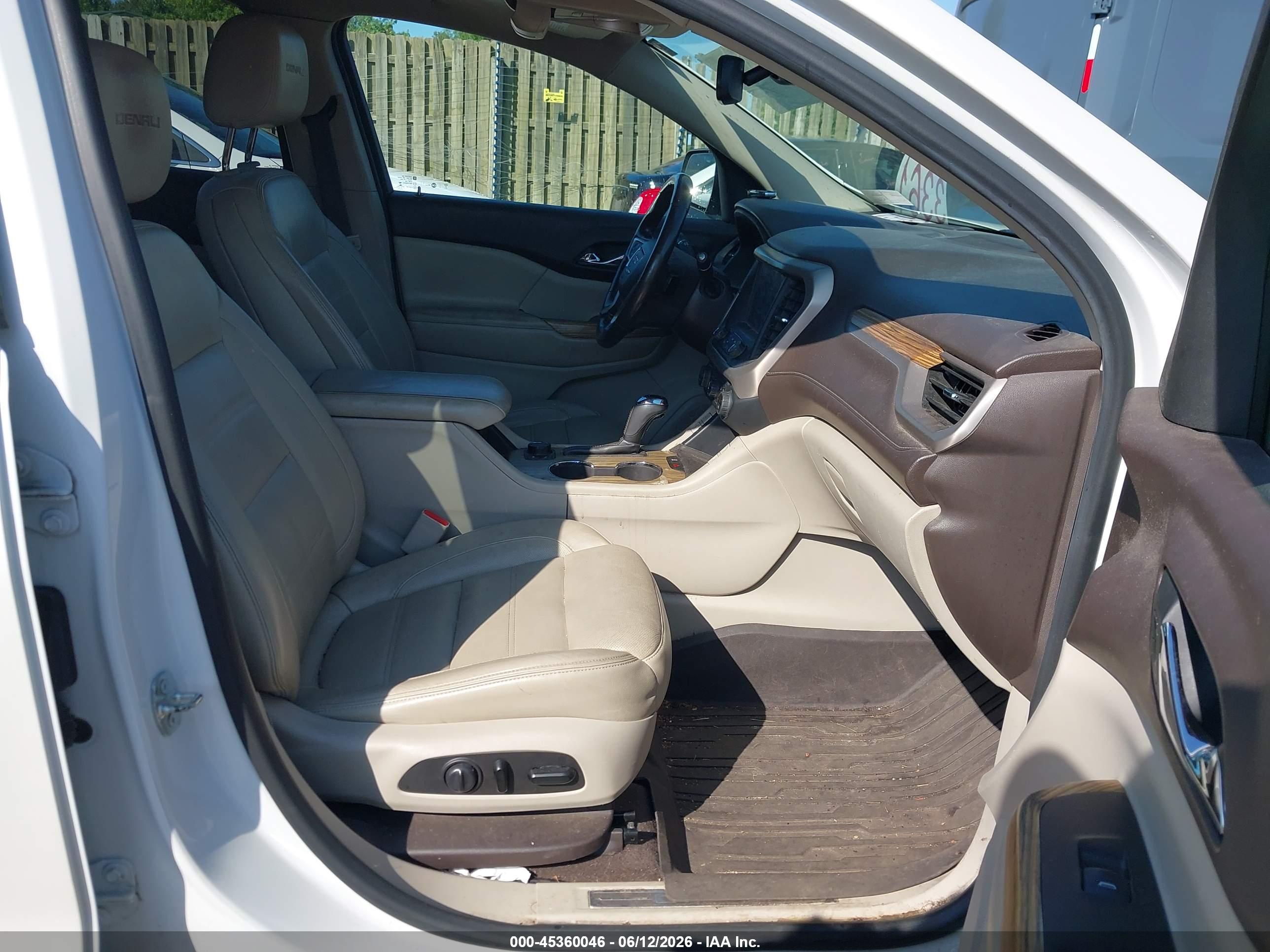GMC ACADIA image 5