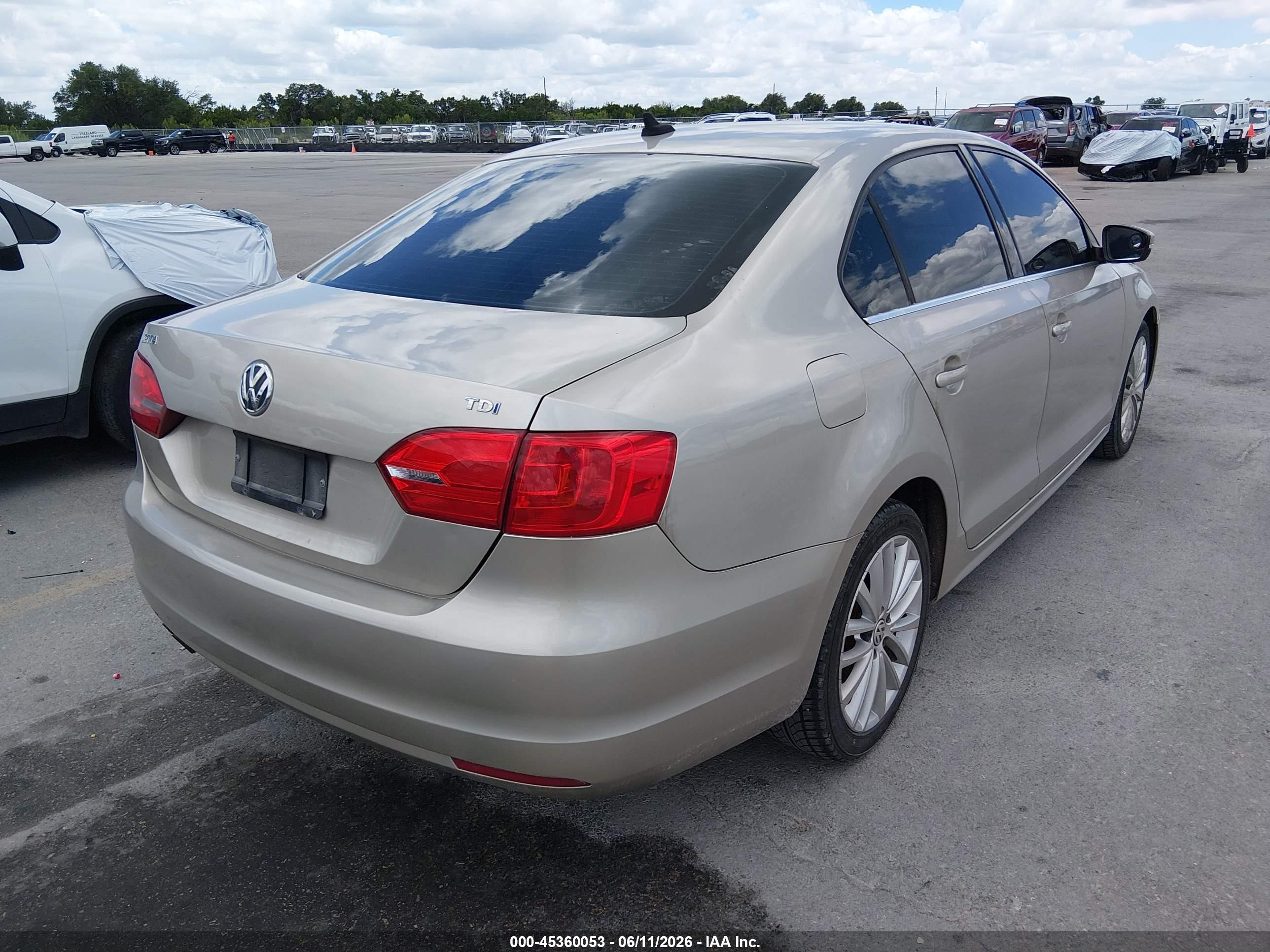 VOLKSWAGEN JETTA image 4