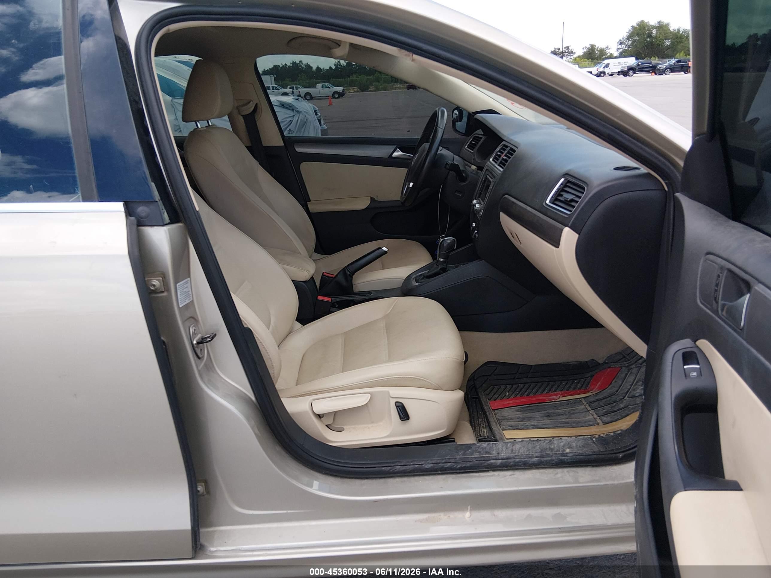 VOLKSWAGEN JETTA image 5