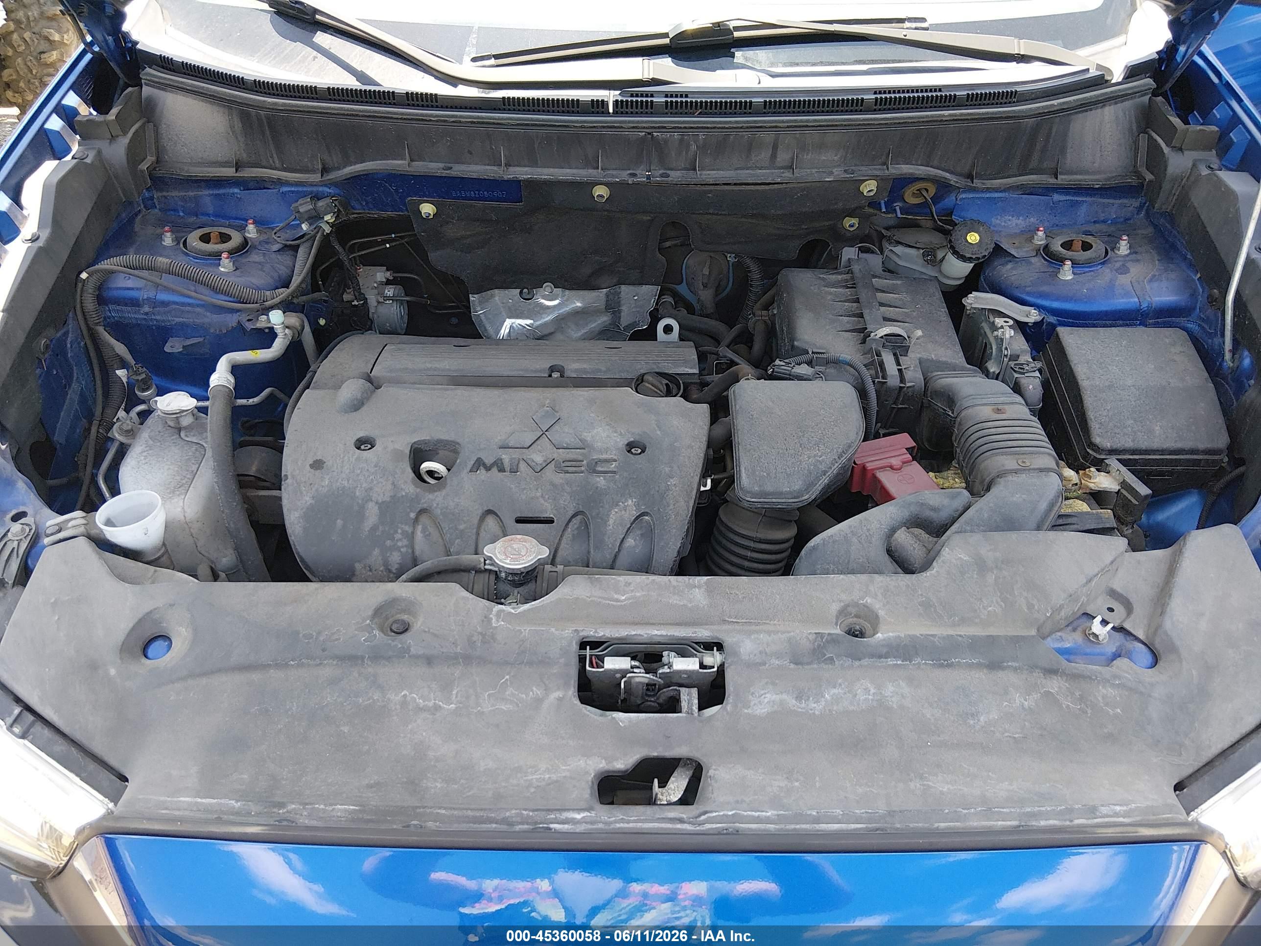 MITSUBISHI OUTLANDER image 10