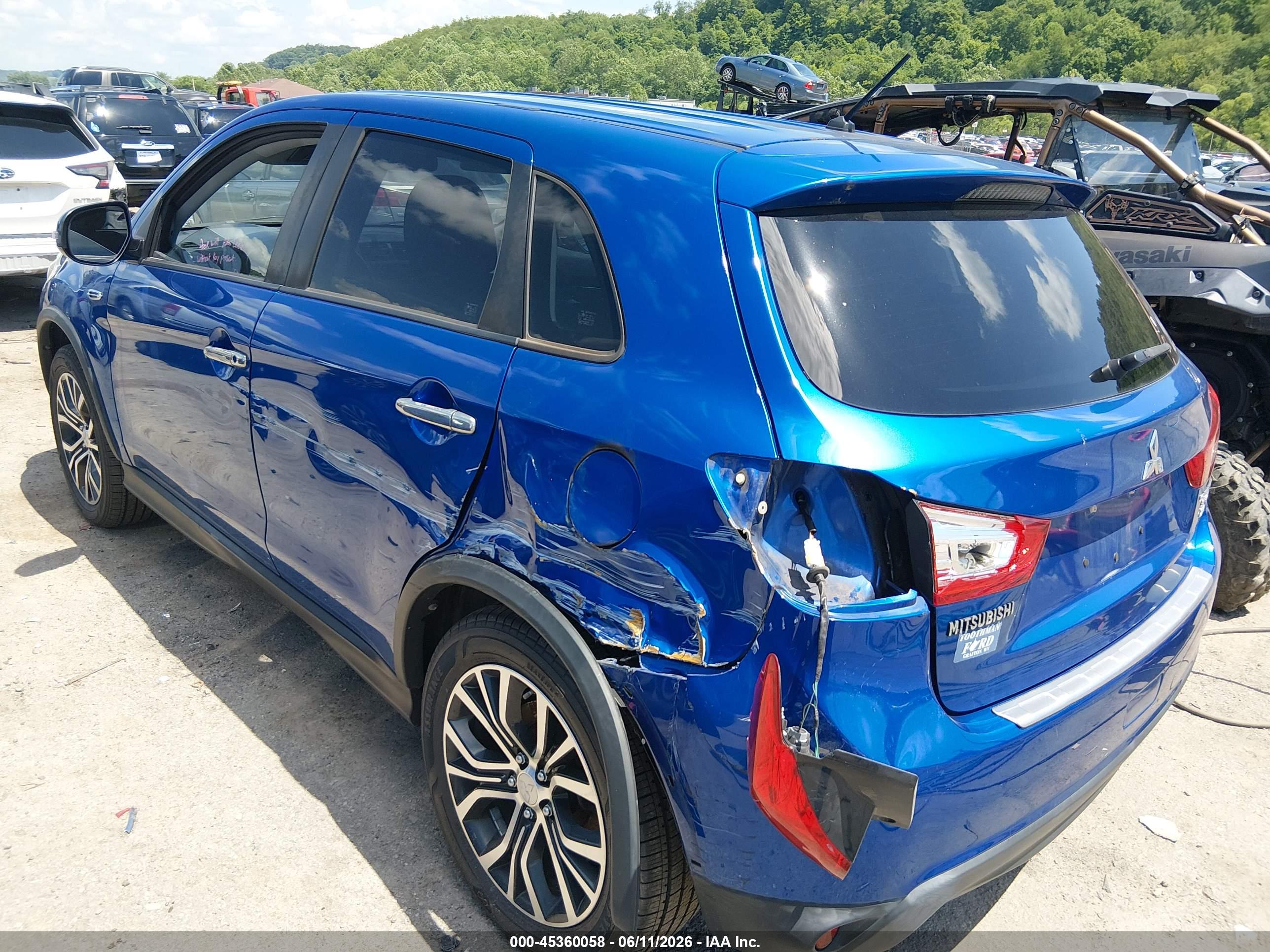 MITSUBISHI OUTLANDER image 3