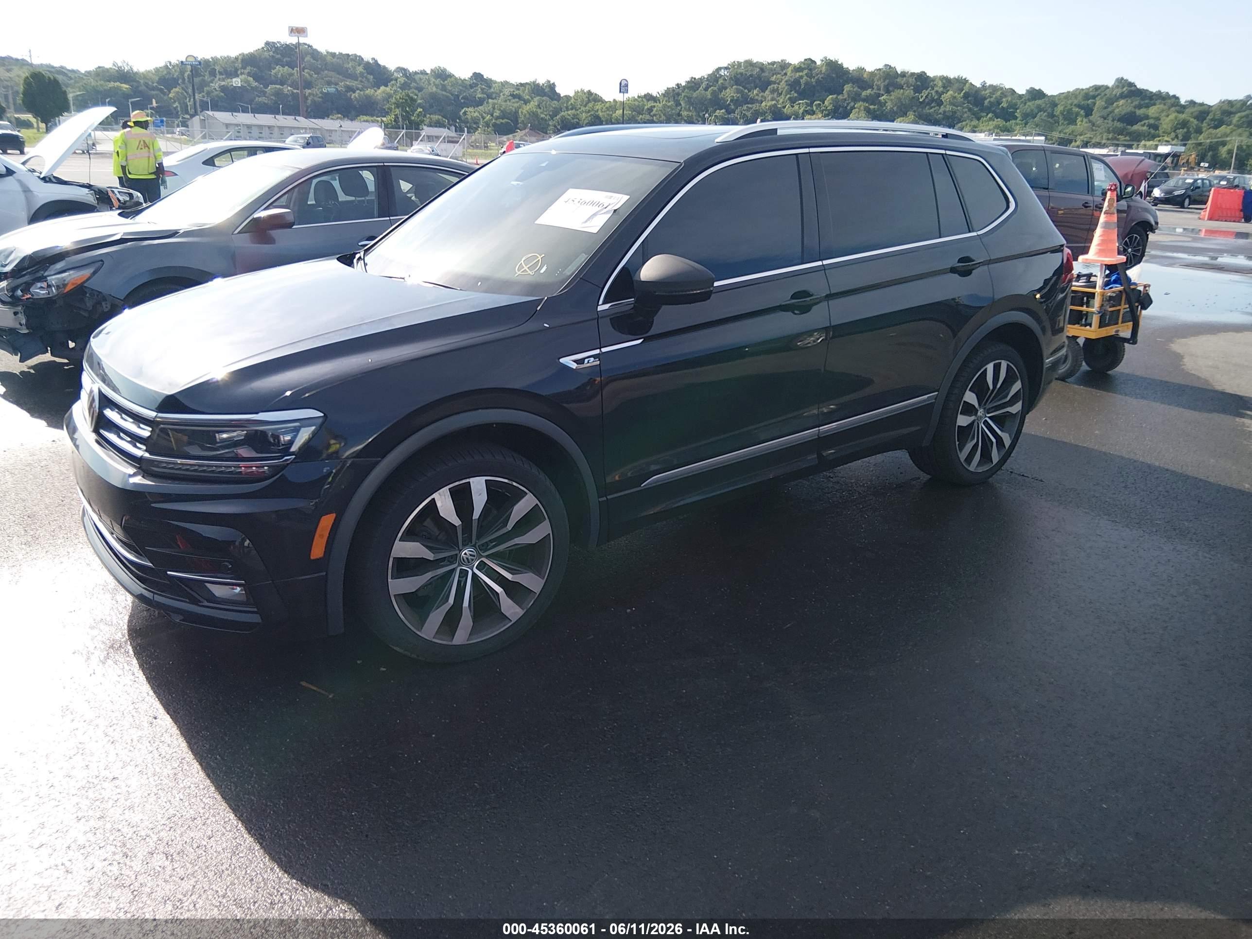 VOLKSWAGEN TIGUAN image 2