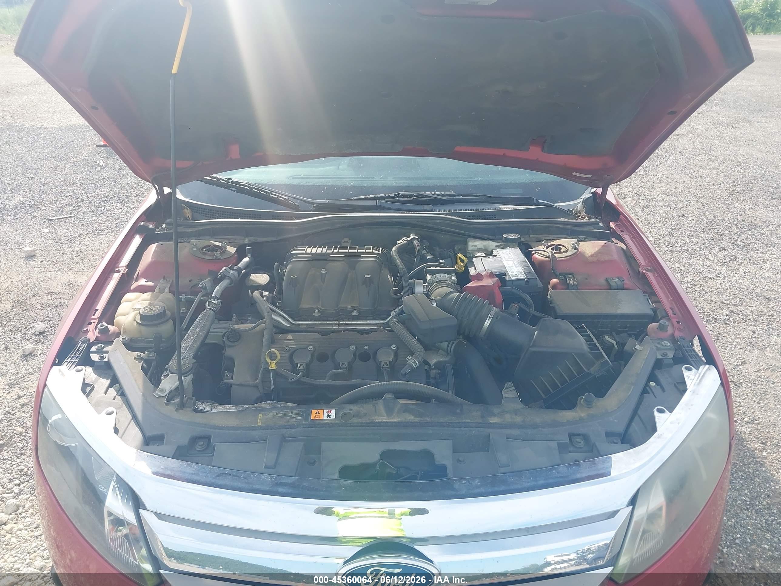 FORD FUSION image 10