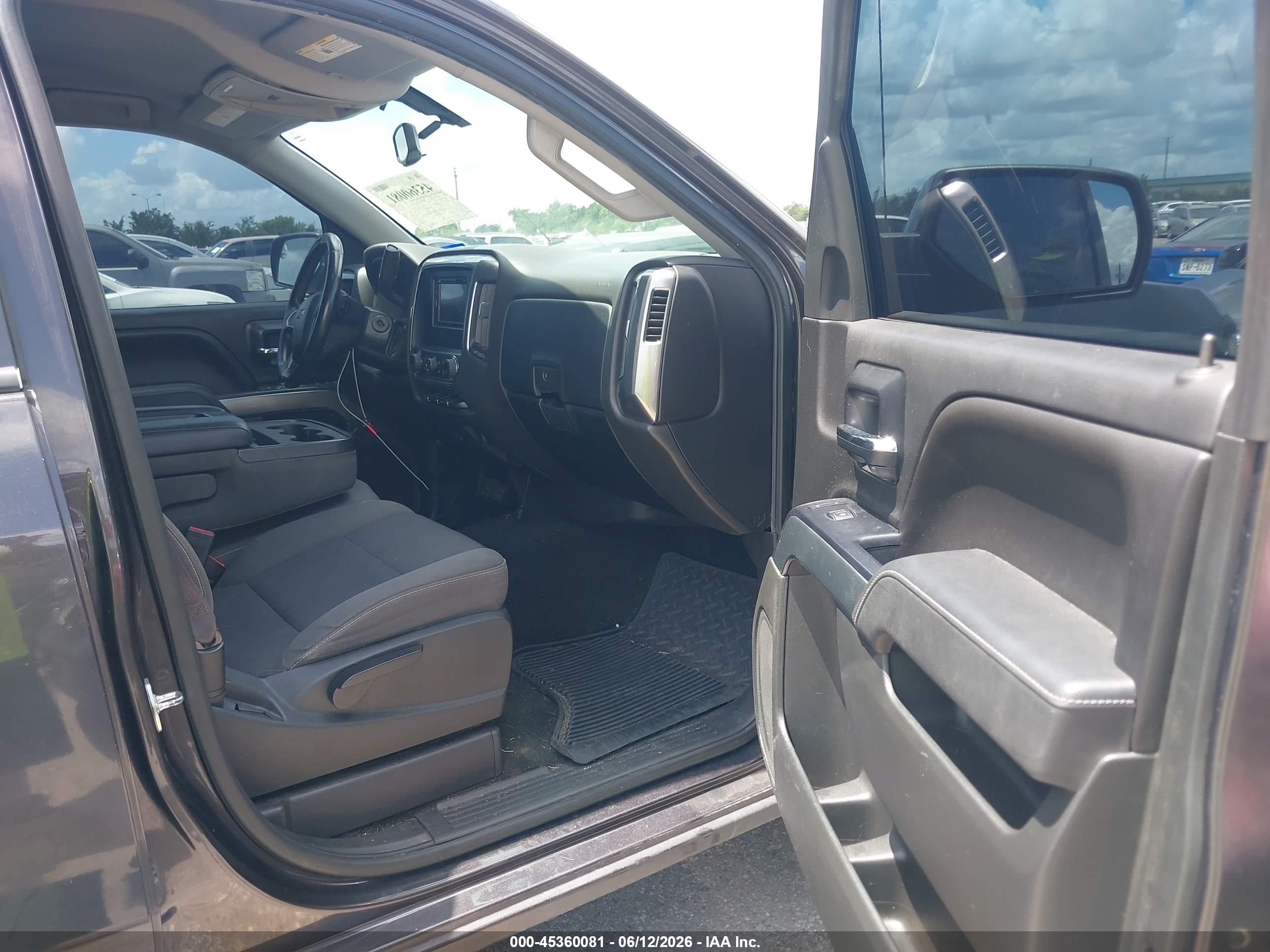 CHEVROLET SILVERADO image 5