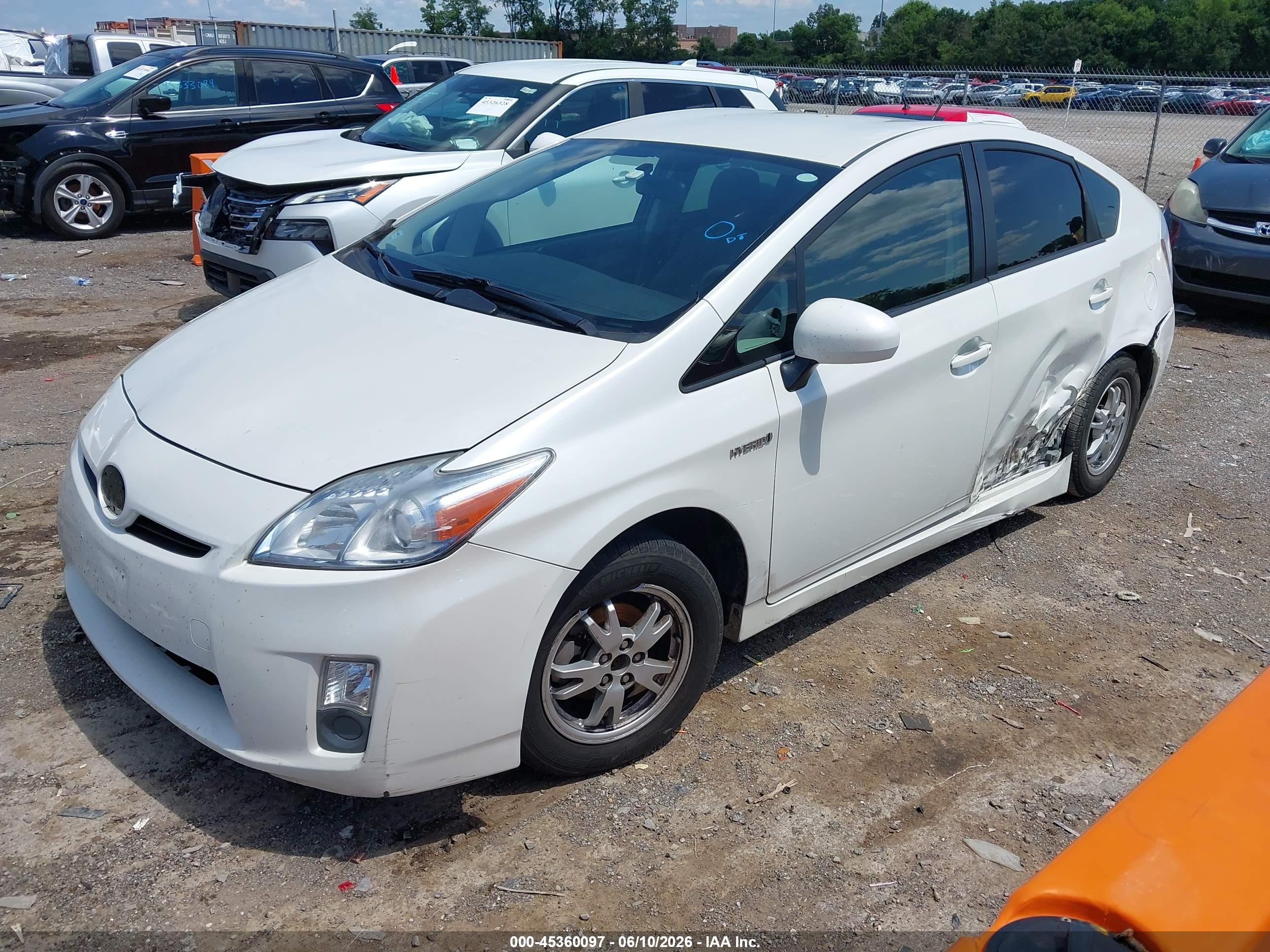 TOYOTA PRIUS image 2
