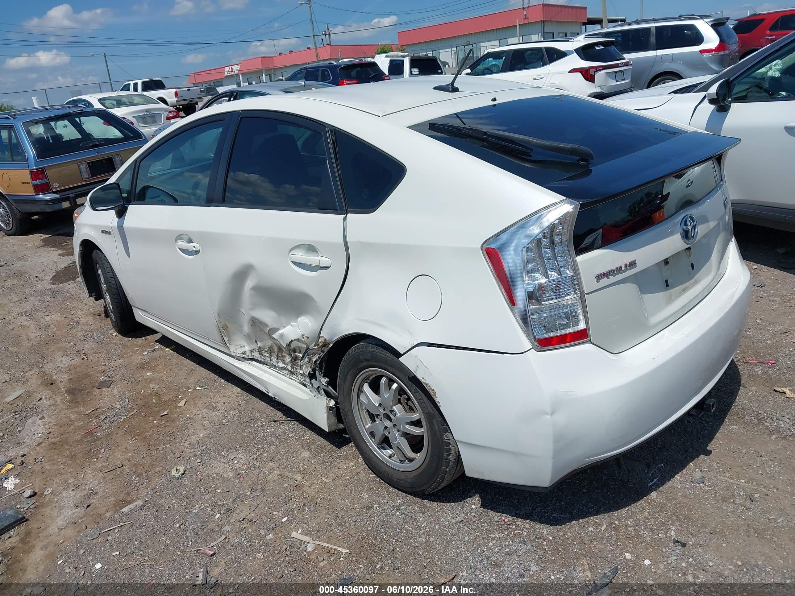 TOYOTA PRIUS image 3