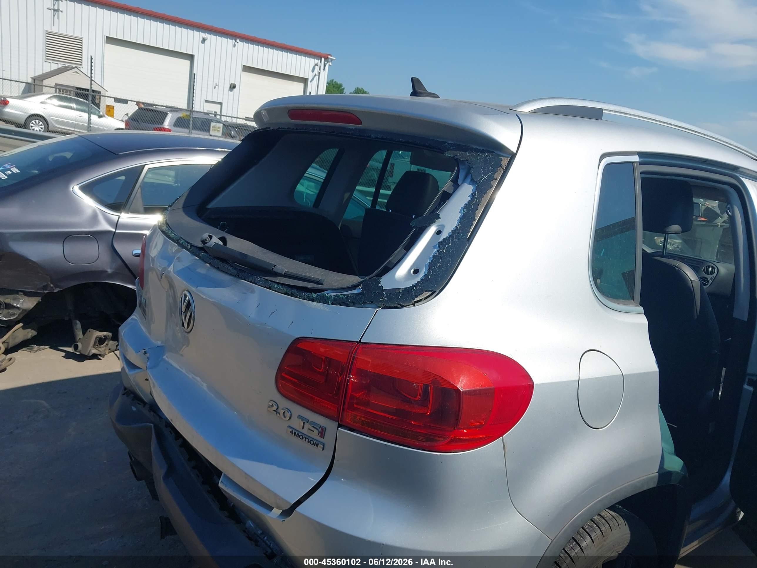 VOLKSWAGEN TIGUAN image 6