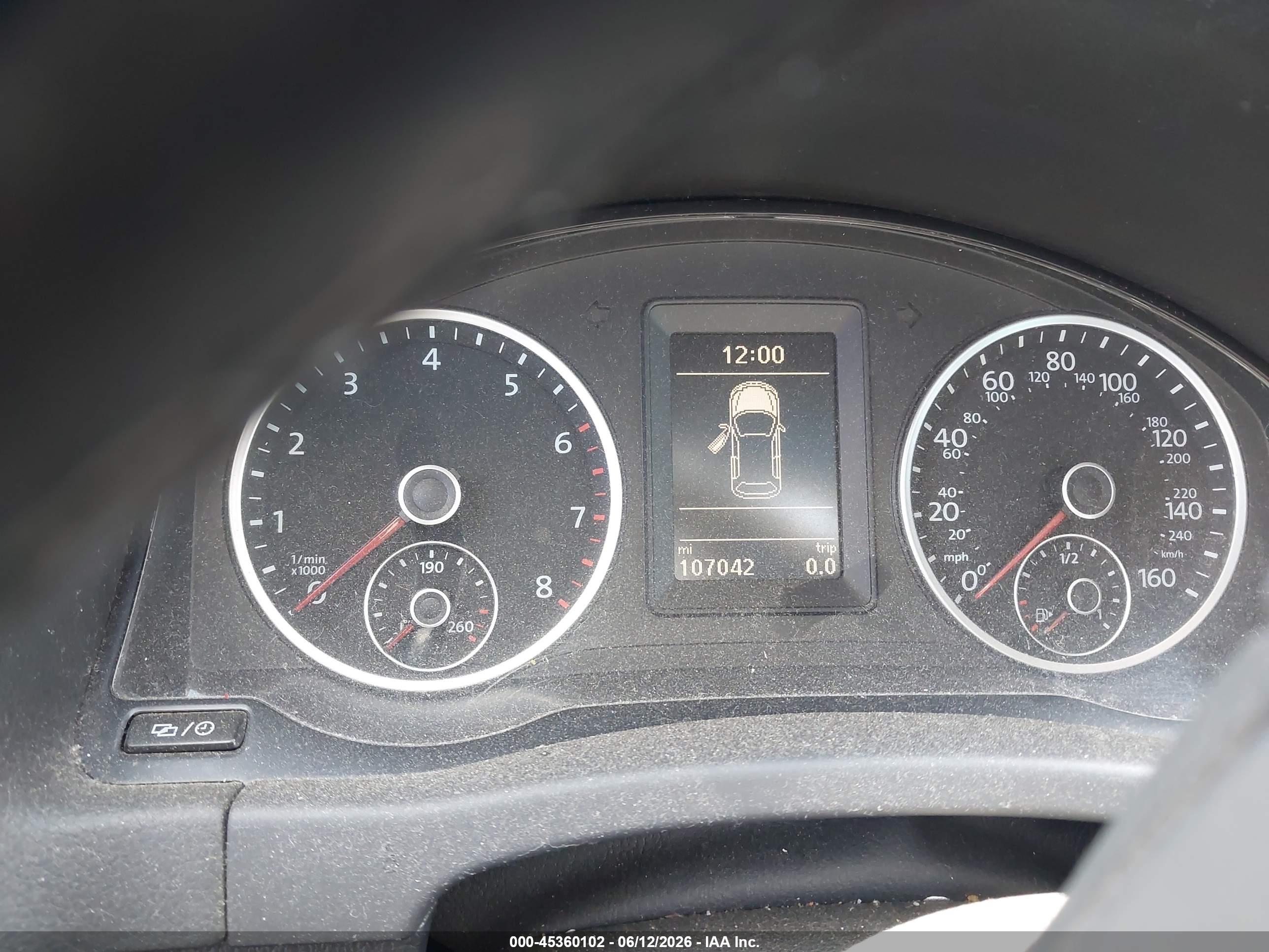VOLKSWAGEN TIGUAN image 7