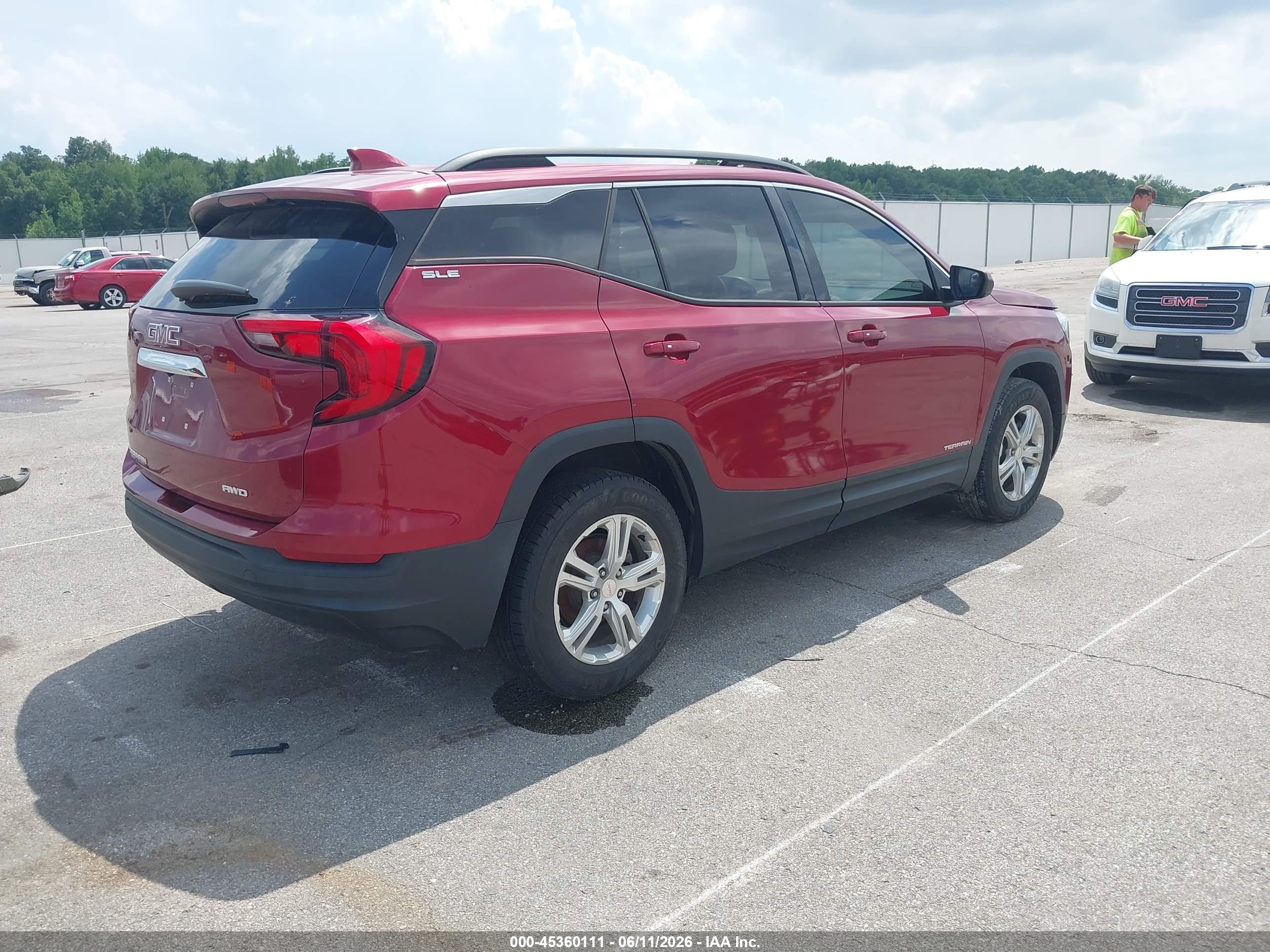 GMC TERRAIN image 4