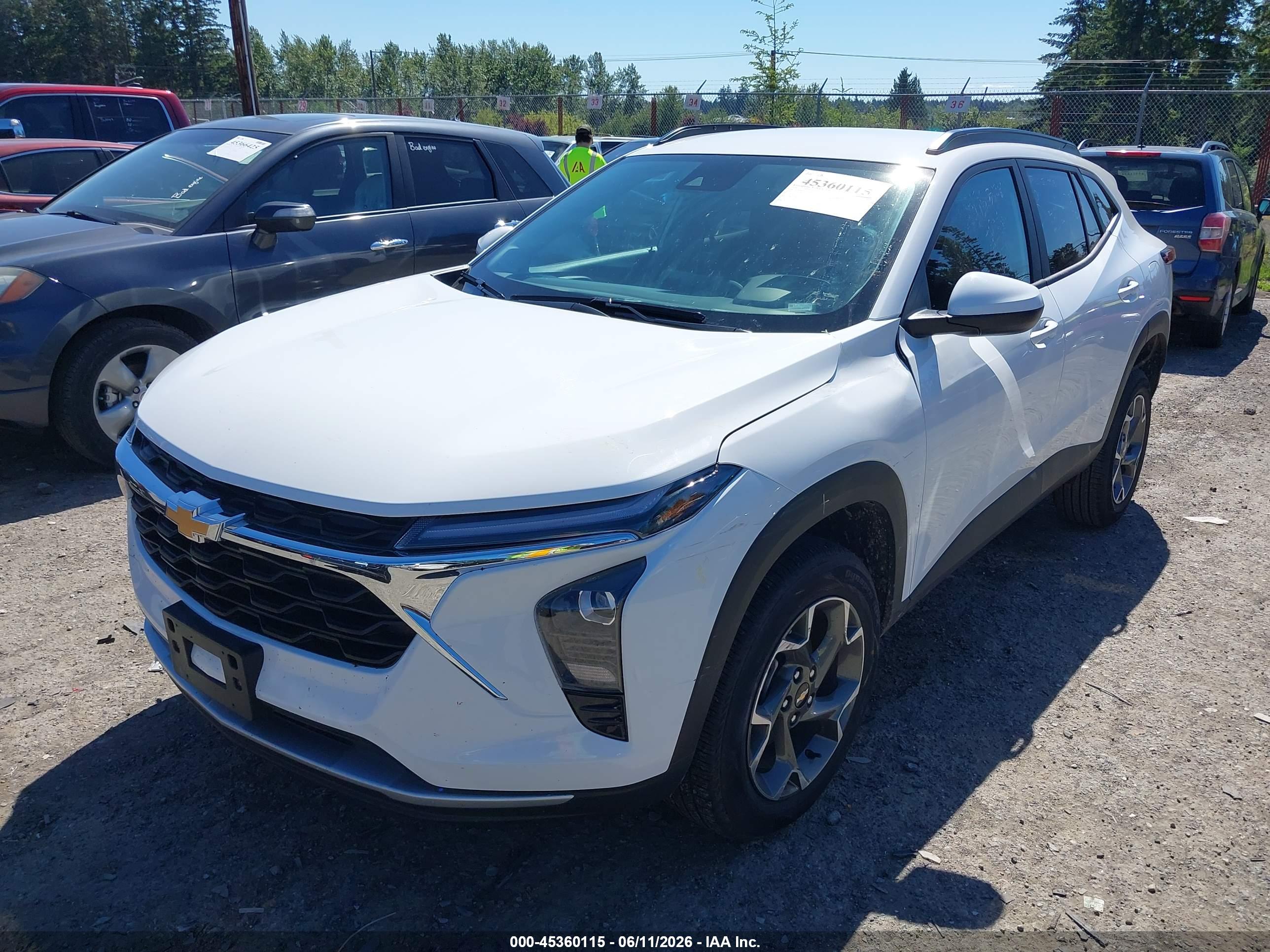 CHEVROLET TRAX image 2