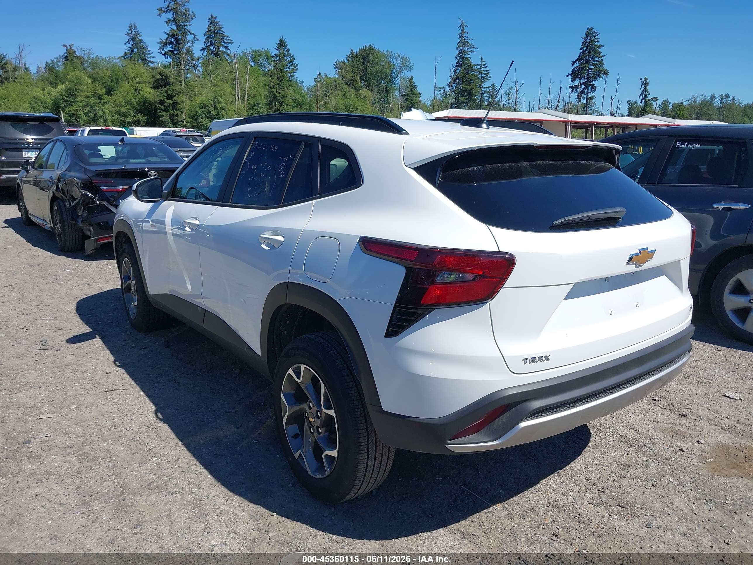 CHEVROLET TRAX image 3