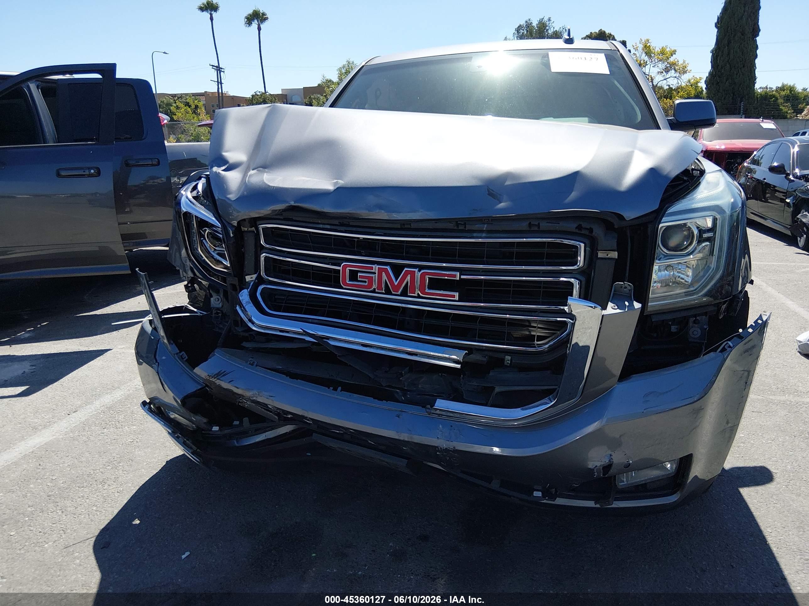 GMC YUKON image 6
