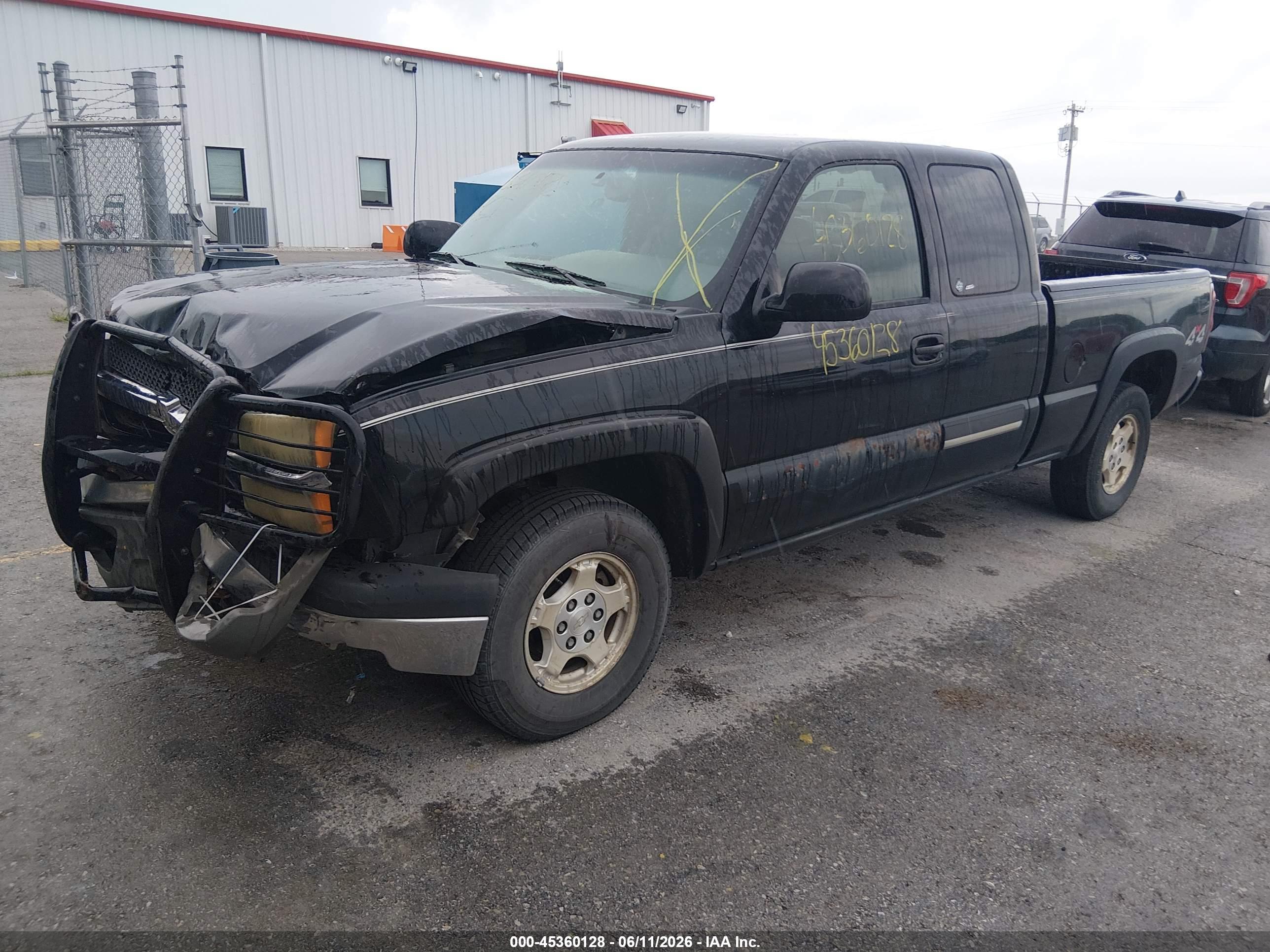 CHEVROLET SILVERADO image 2