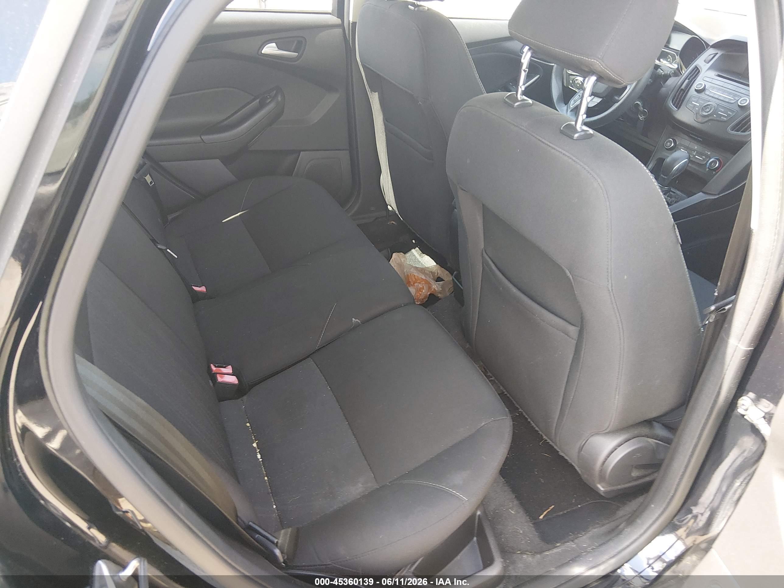 FORD FOCUS image 8