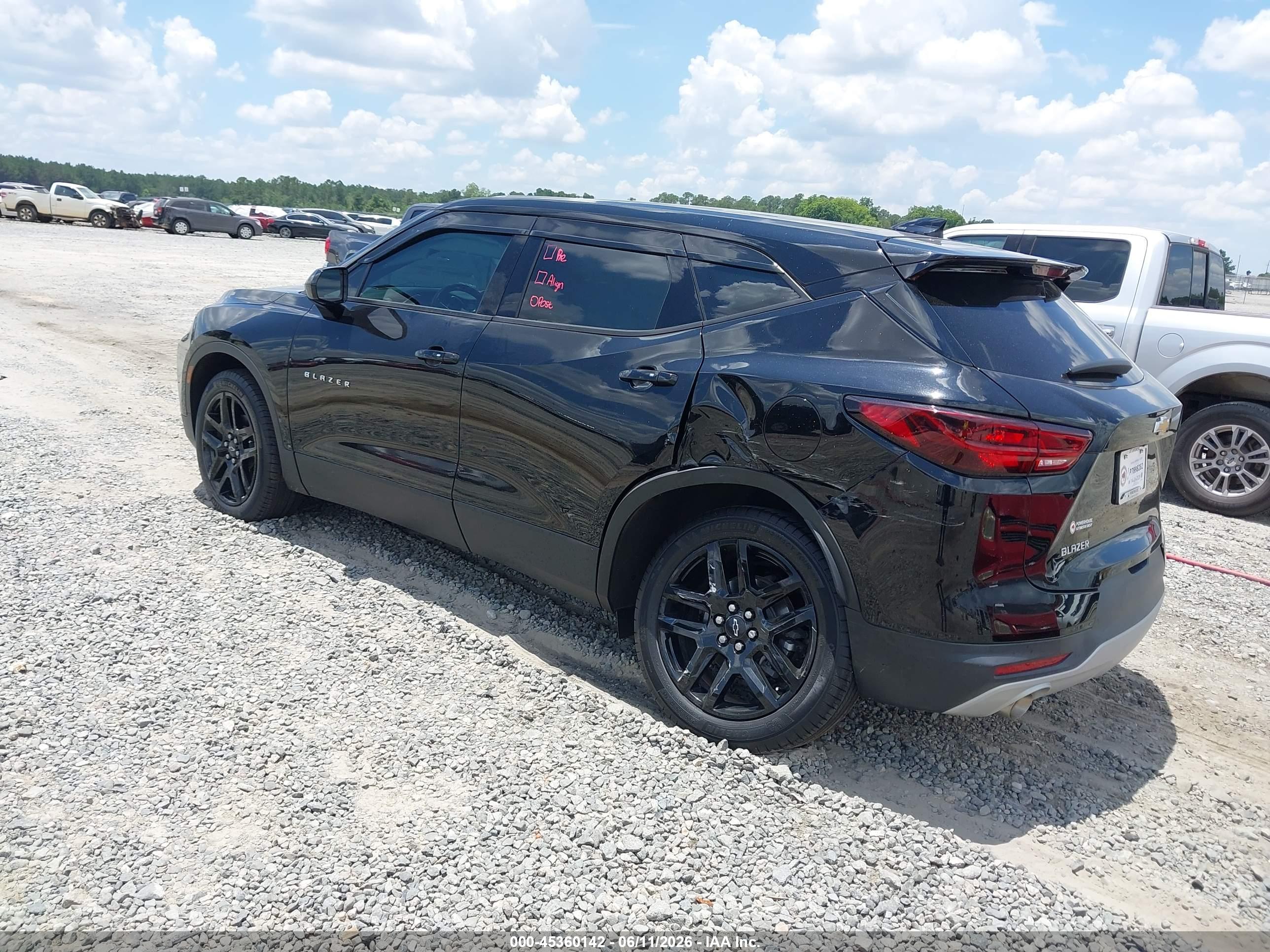 CHEVROLET BLAZER image 3