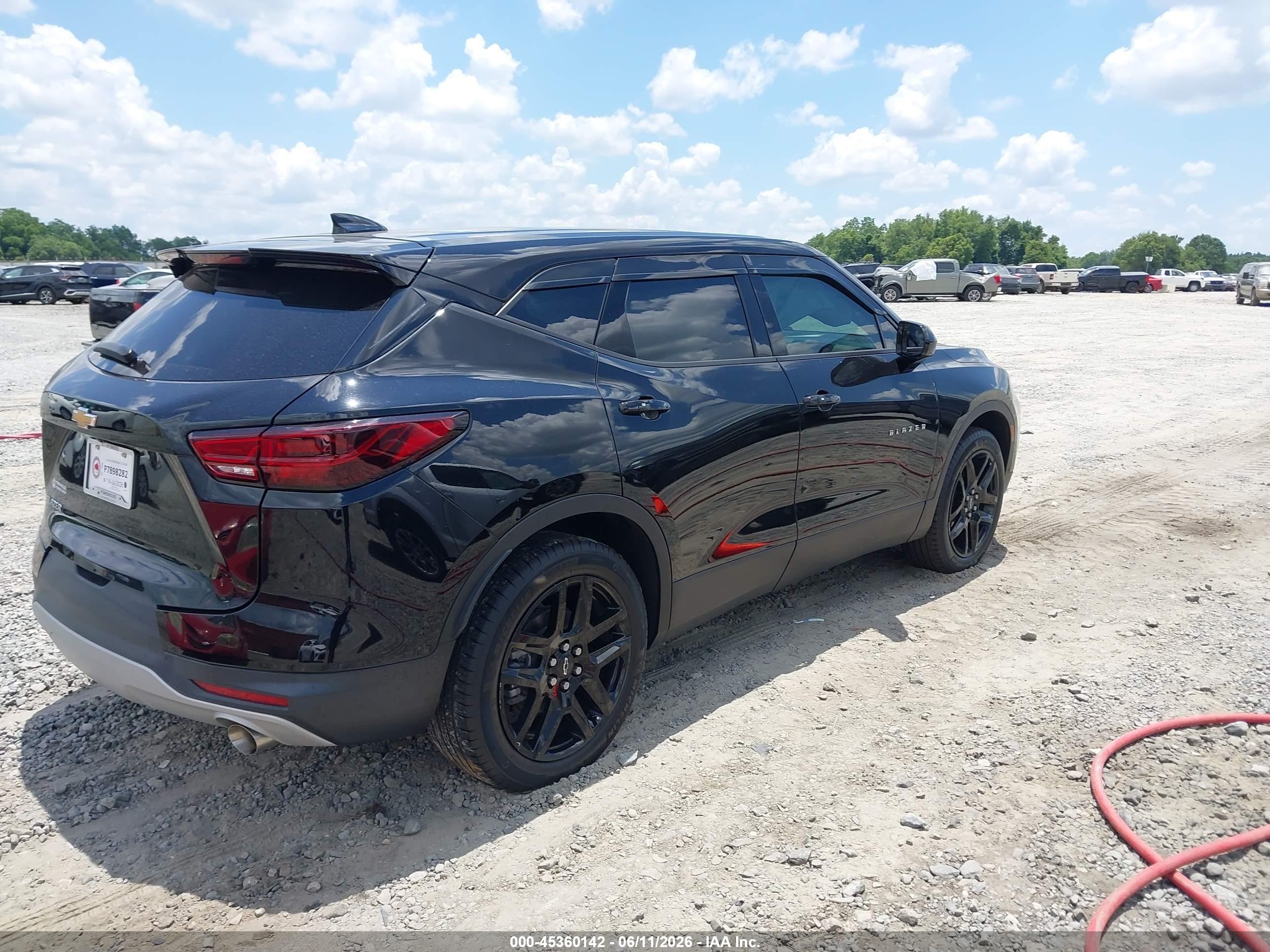 CHEVROLET BLAZER image 4