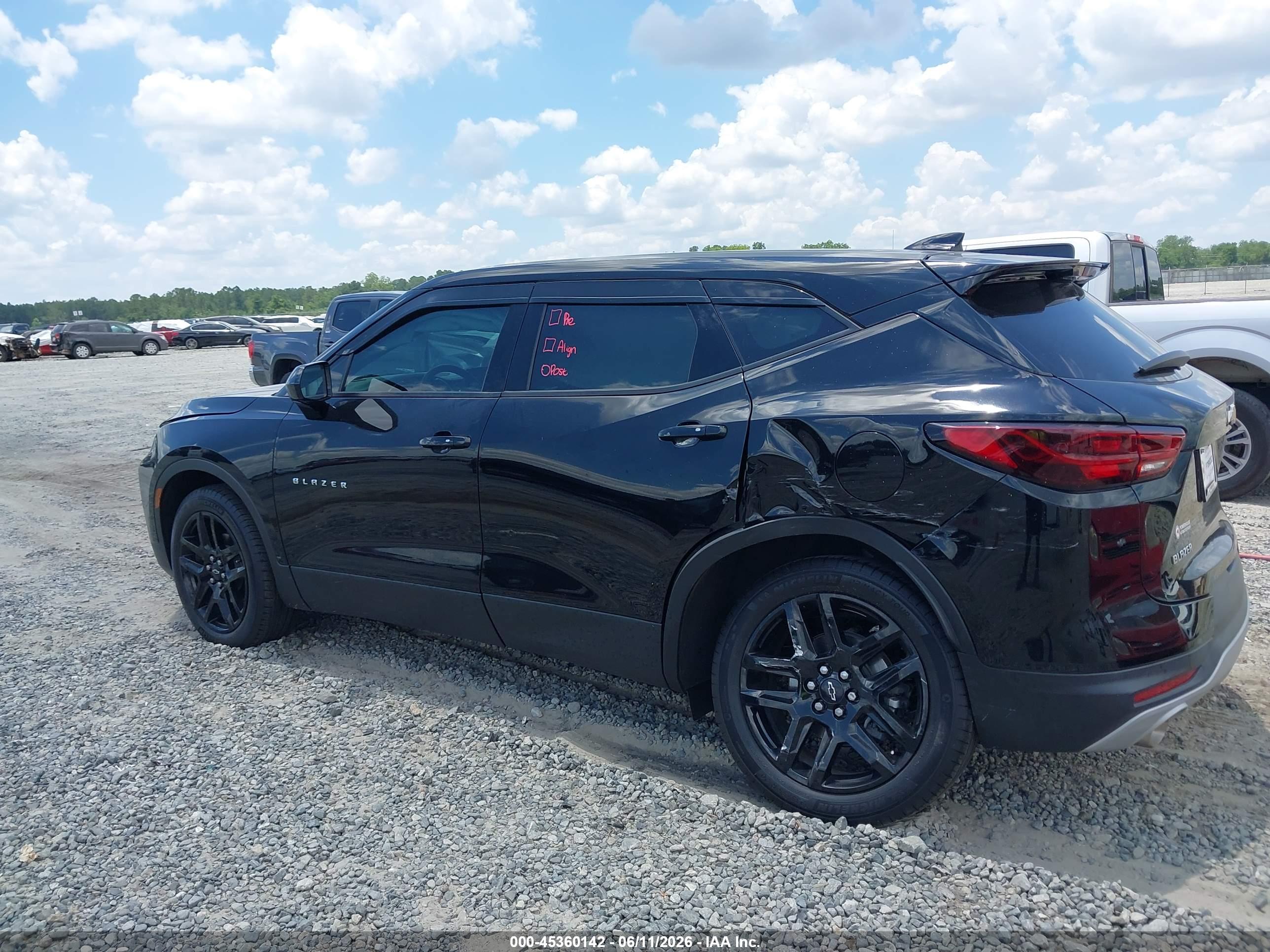 CHEVROLET BLAZER image 6