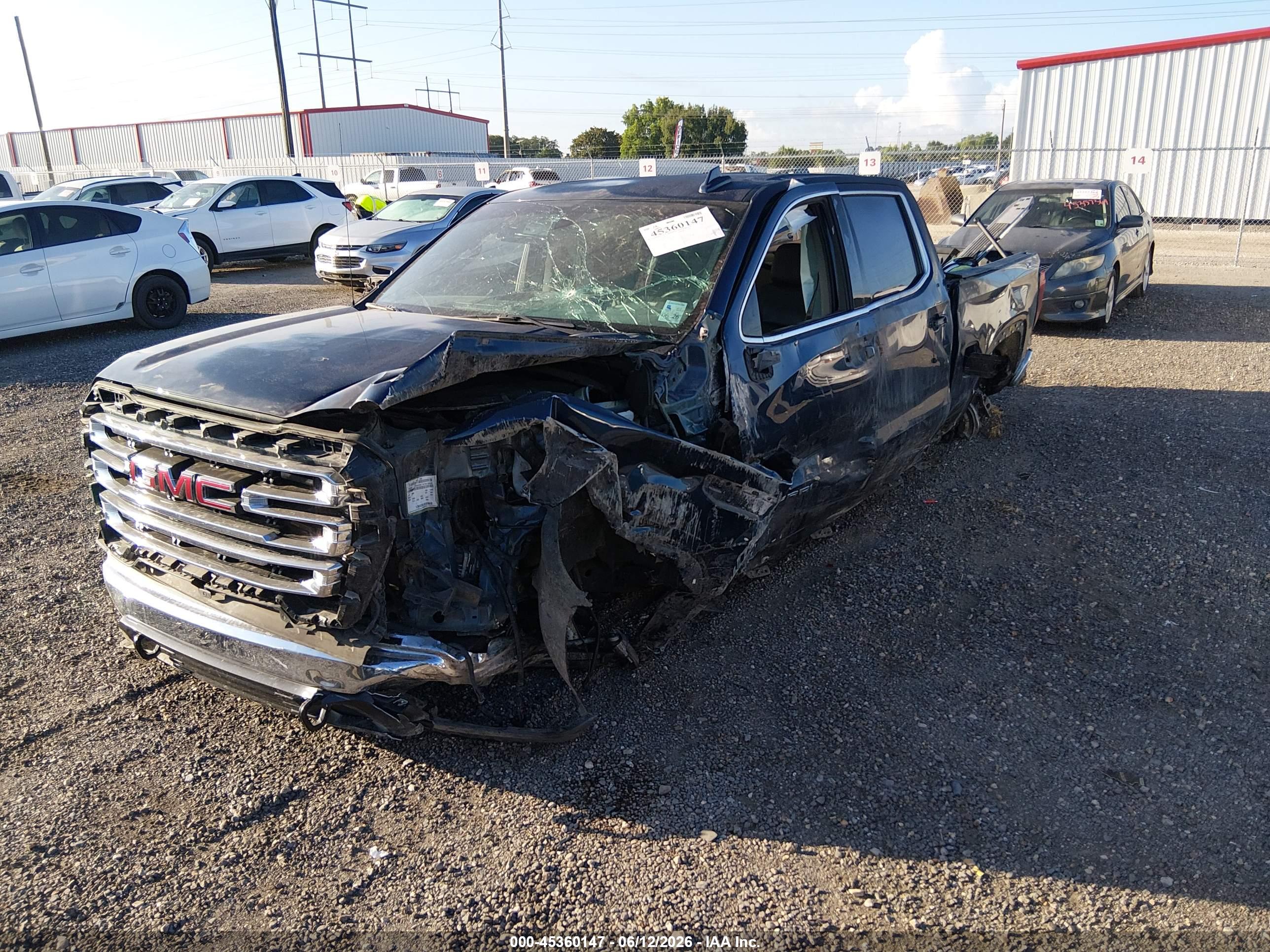GMC SIERRA image 2