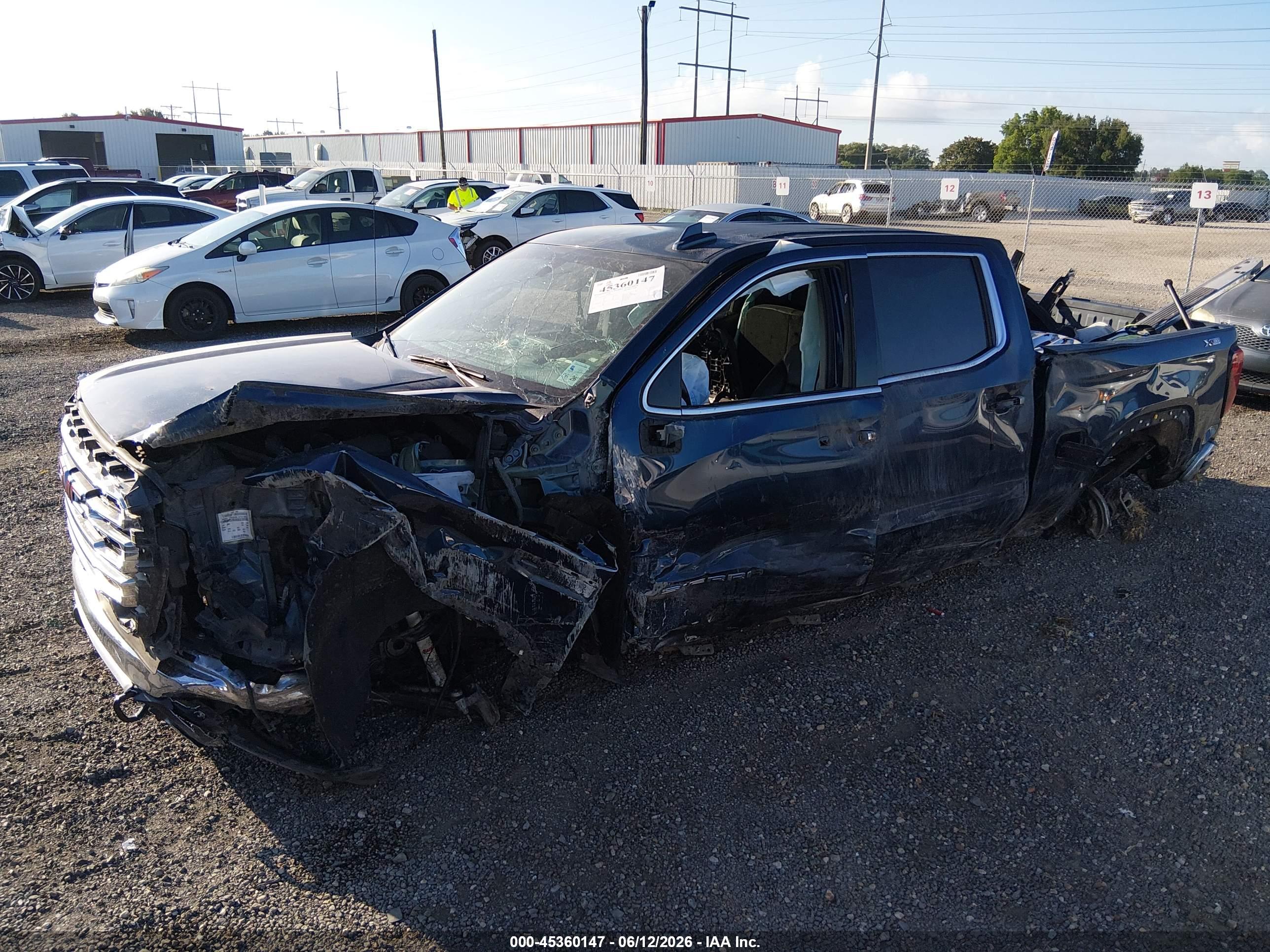 GMC SIERRA image 6