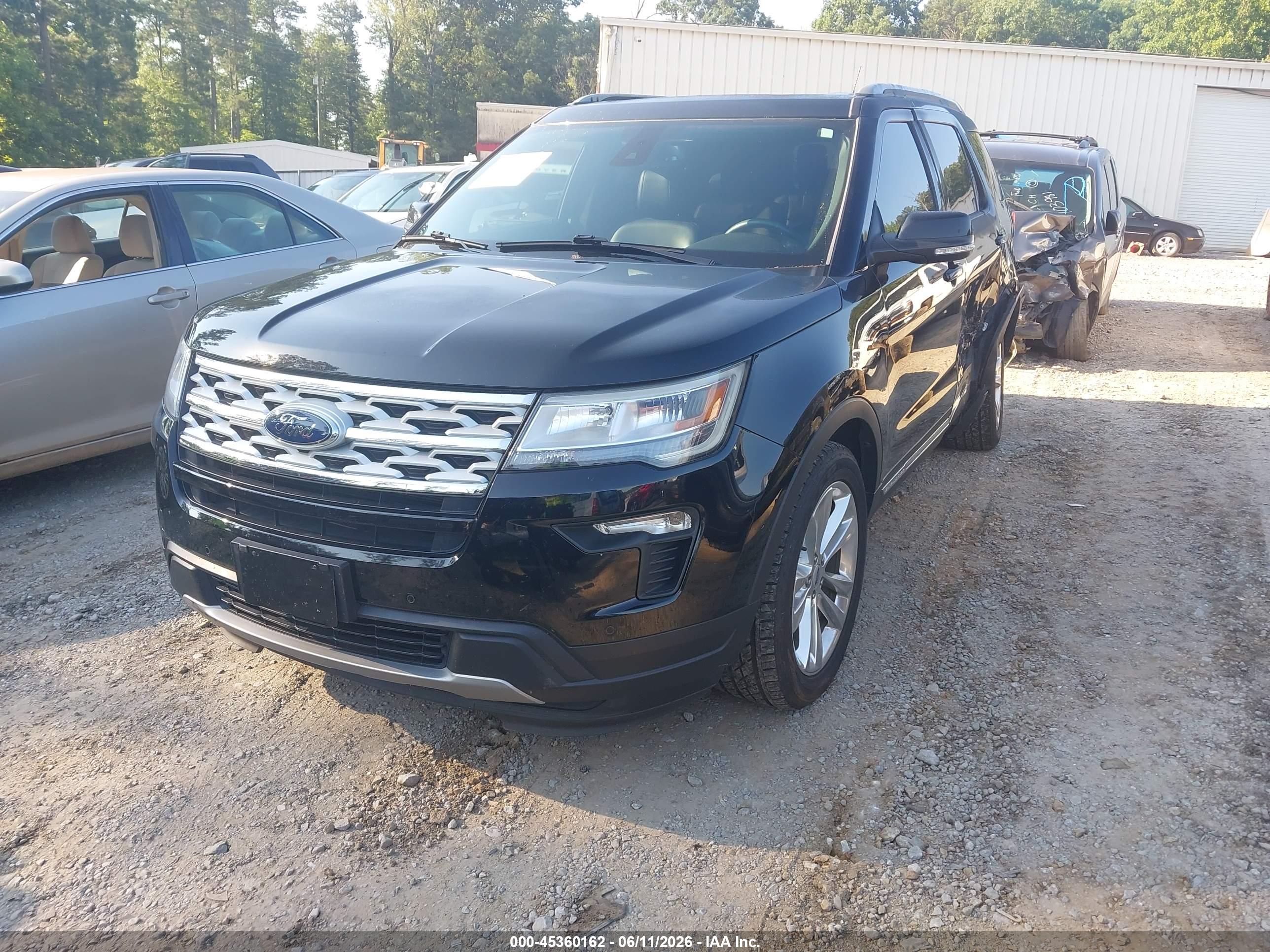 FORD EXPLORER image 2