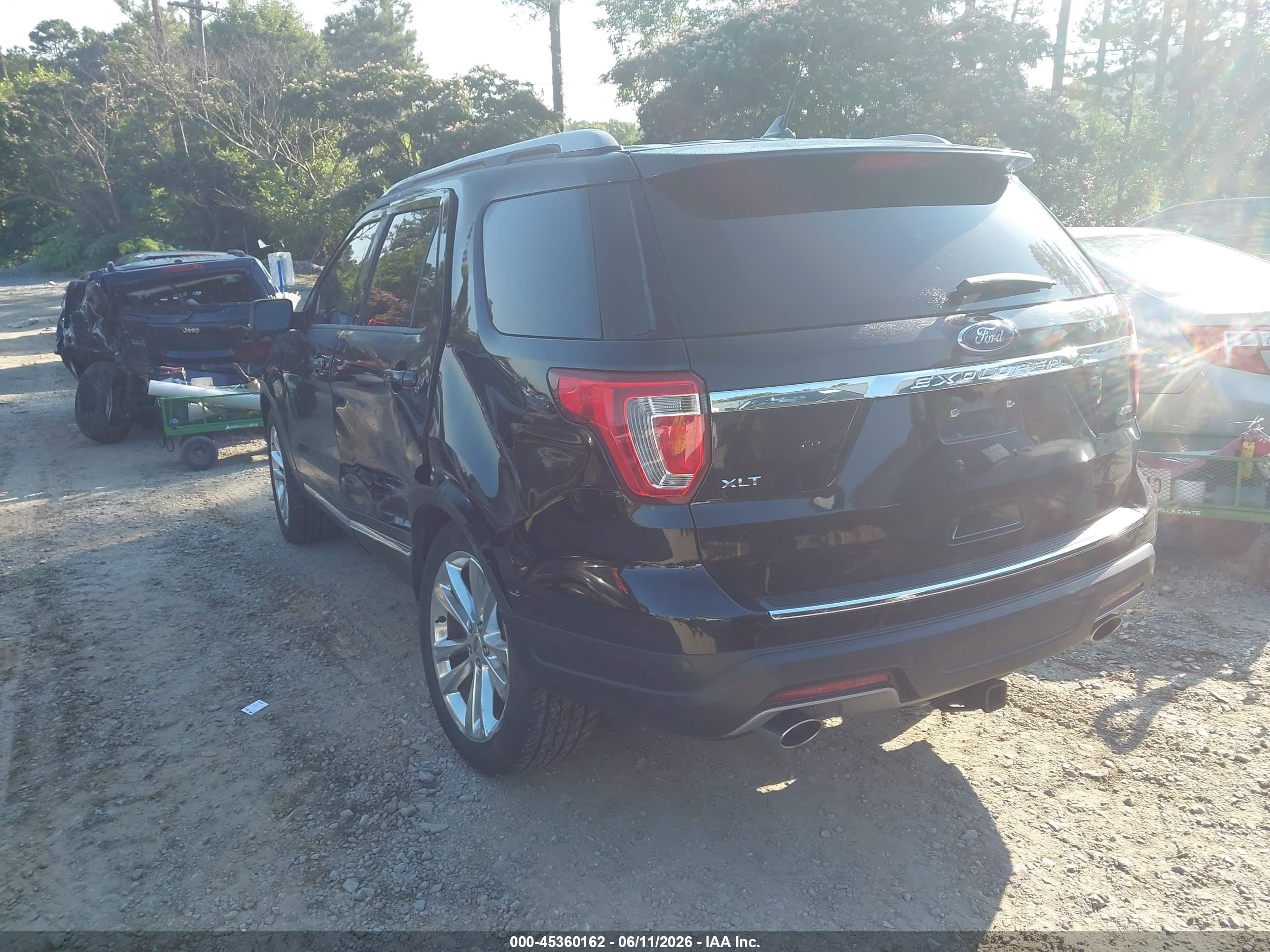 FORD EXPLORER image 3