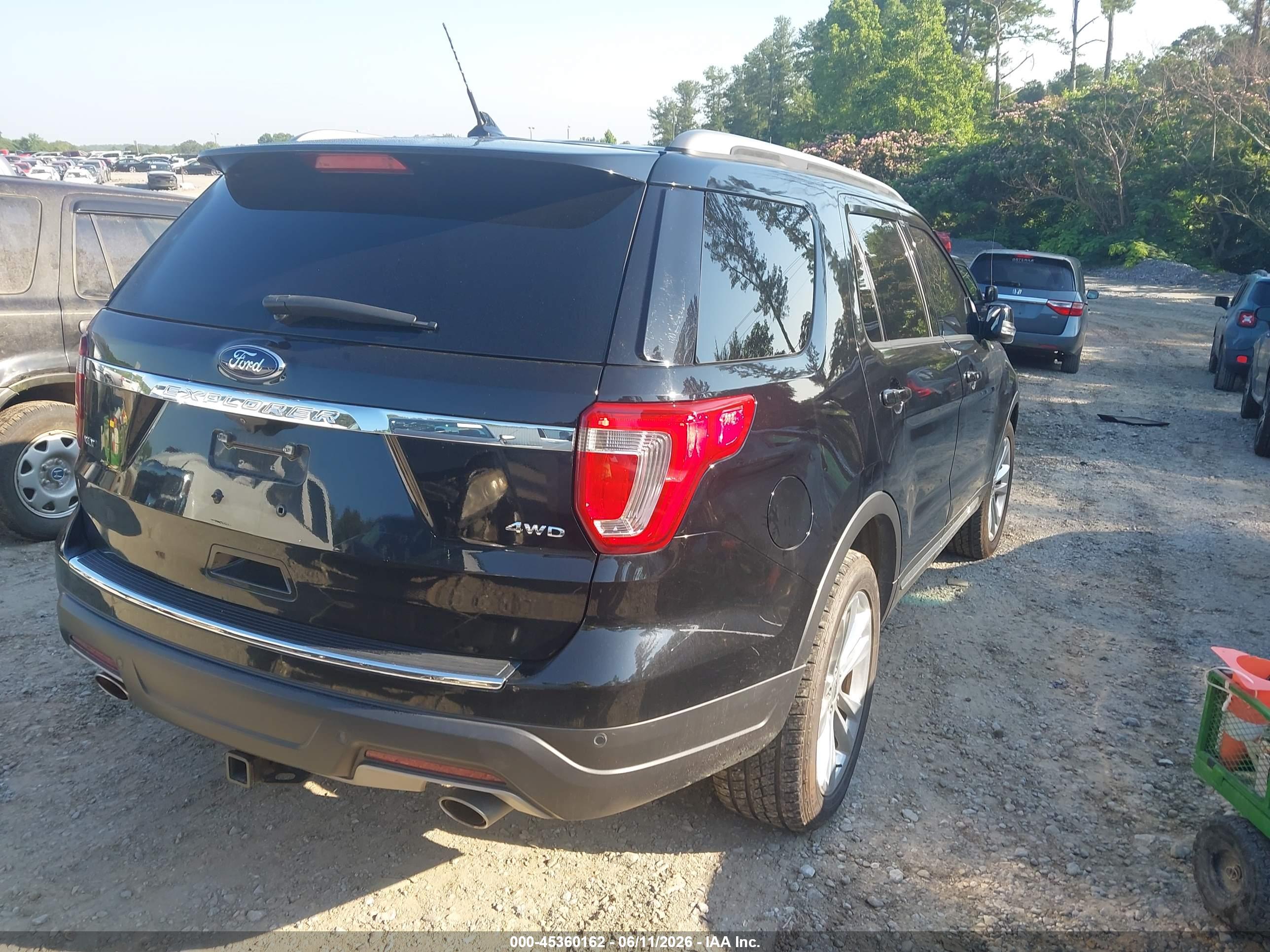 FORD EXPLORER image 4