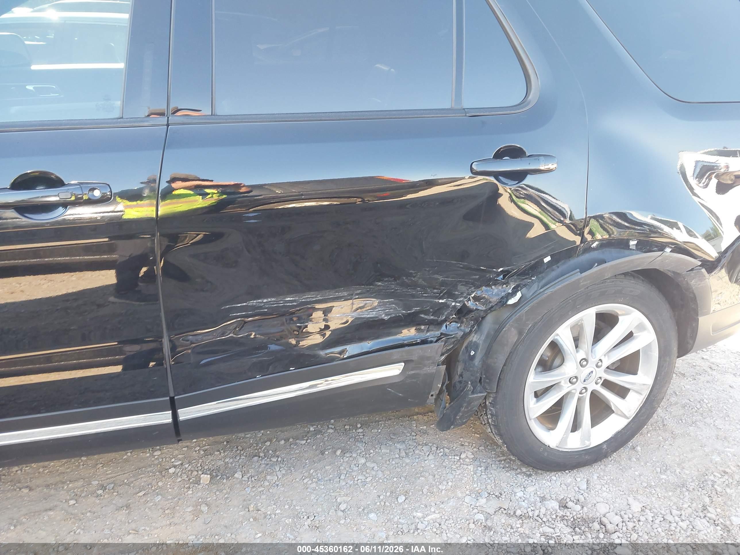 FORD EXPLORER image 6