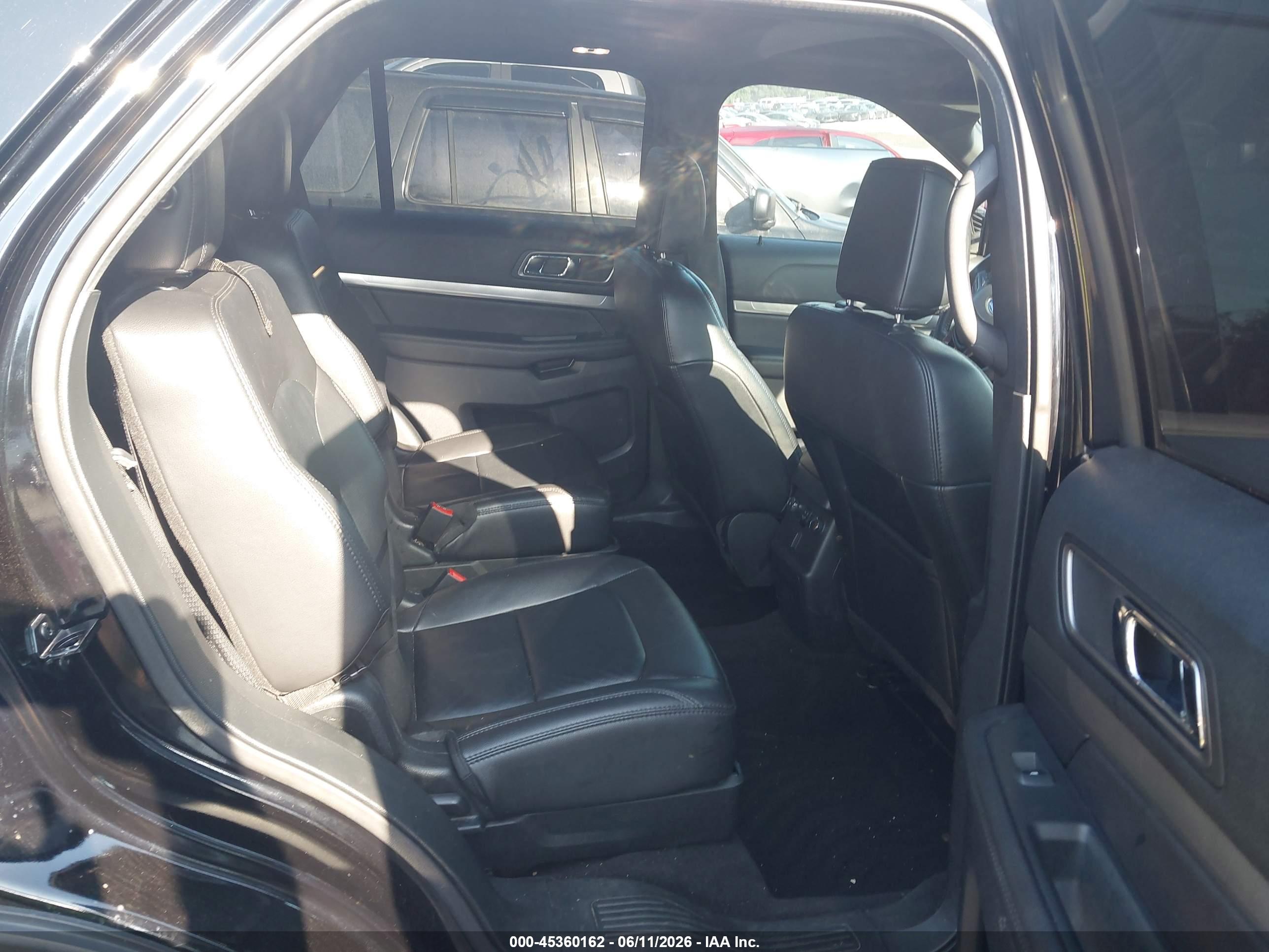 FORD EXPLORER image 8