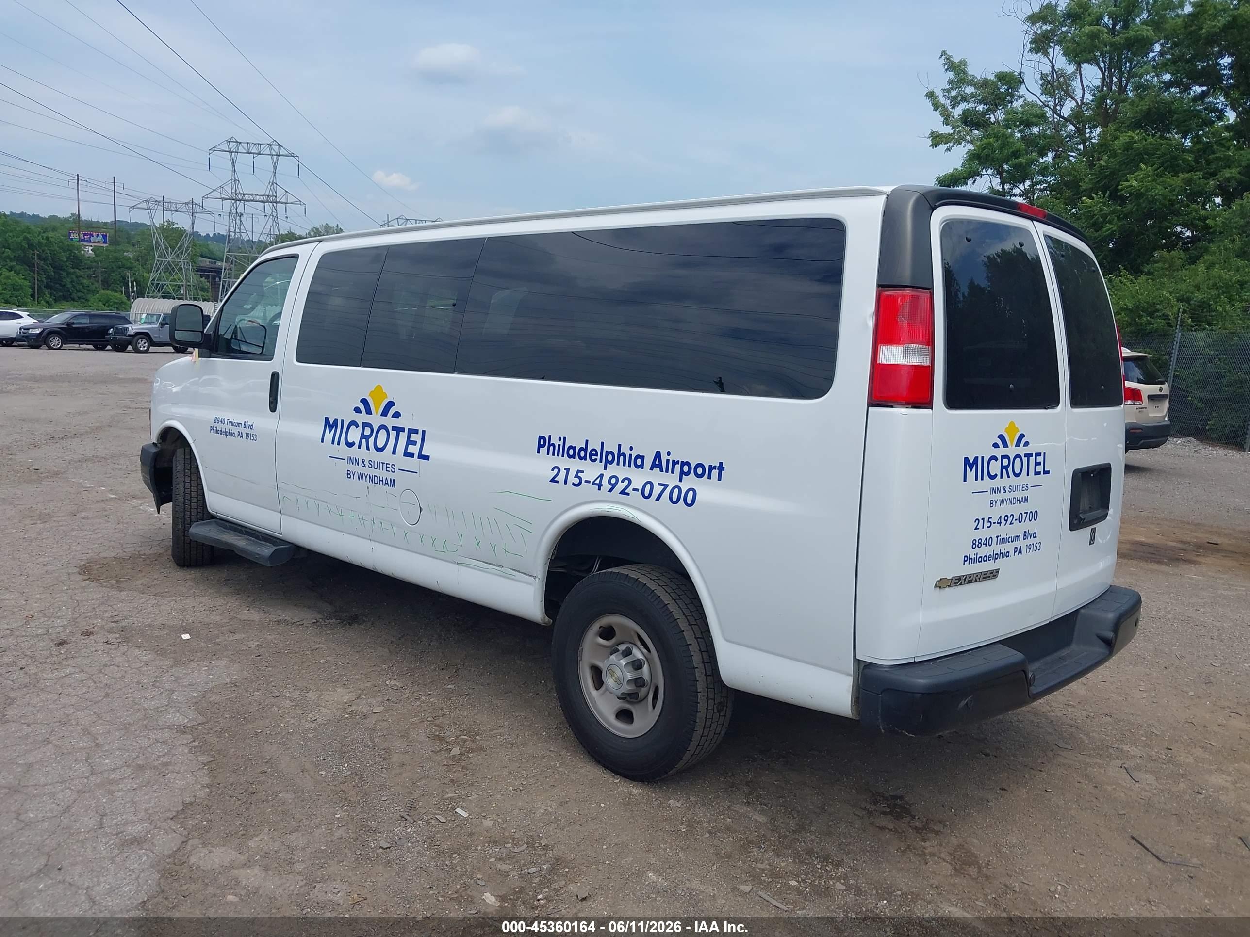CHEVROLET EXPRESS image 3