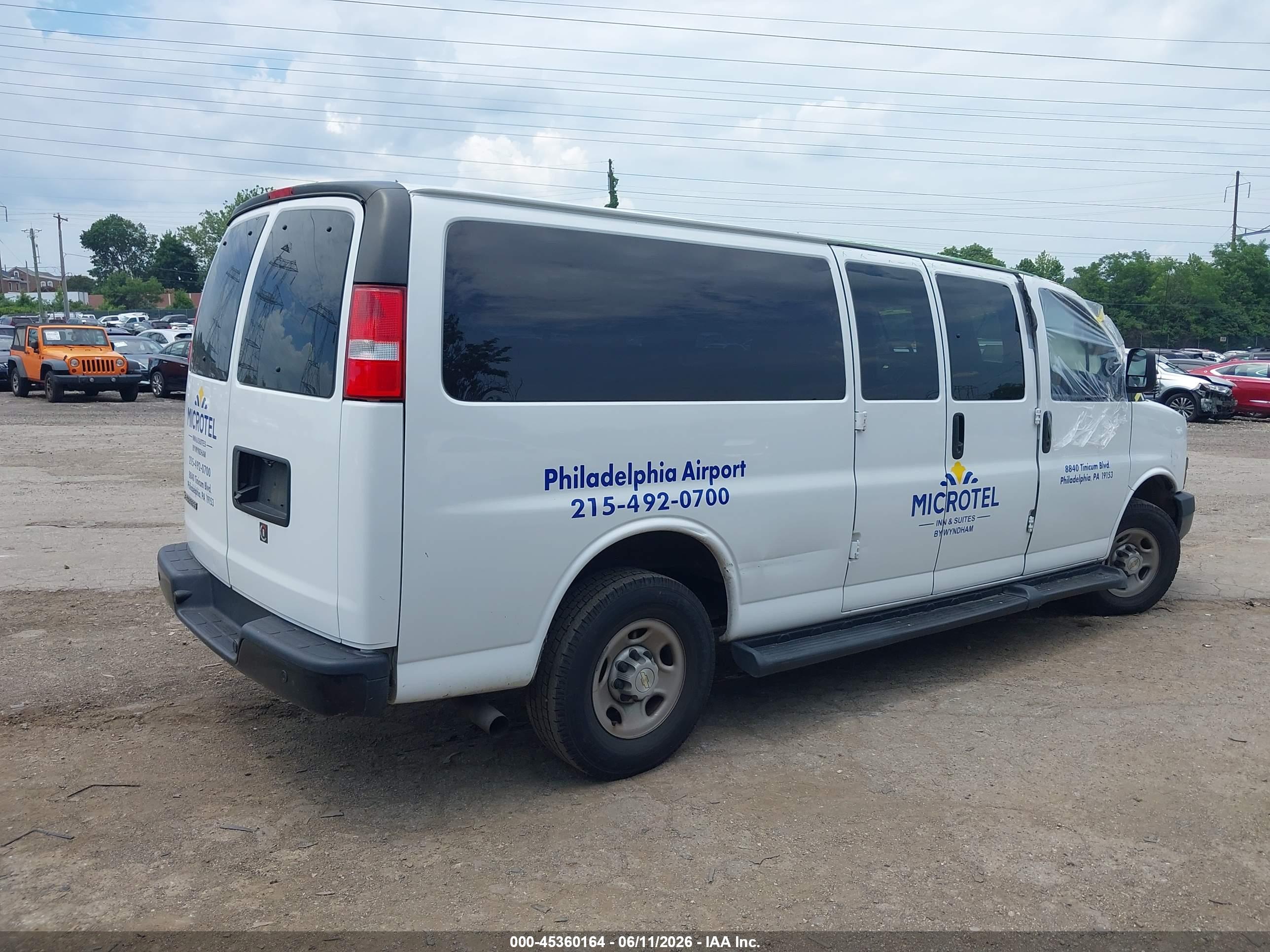 CHEVROLET EXPRESS image 4
