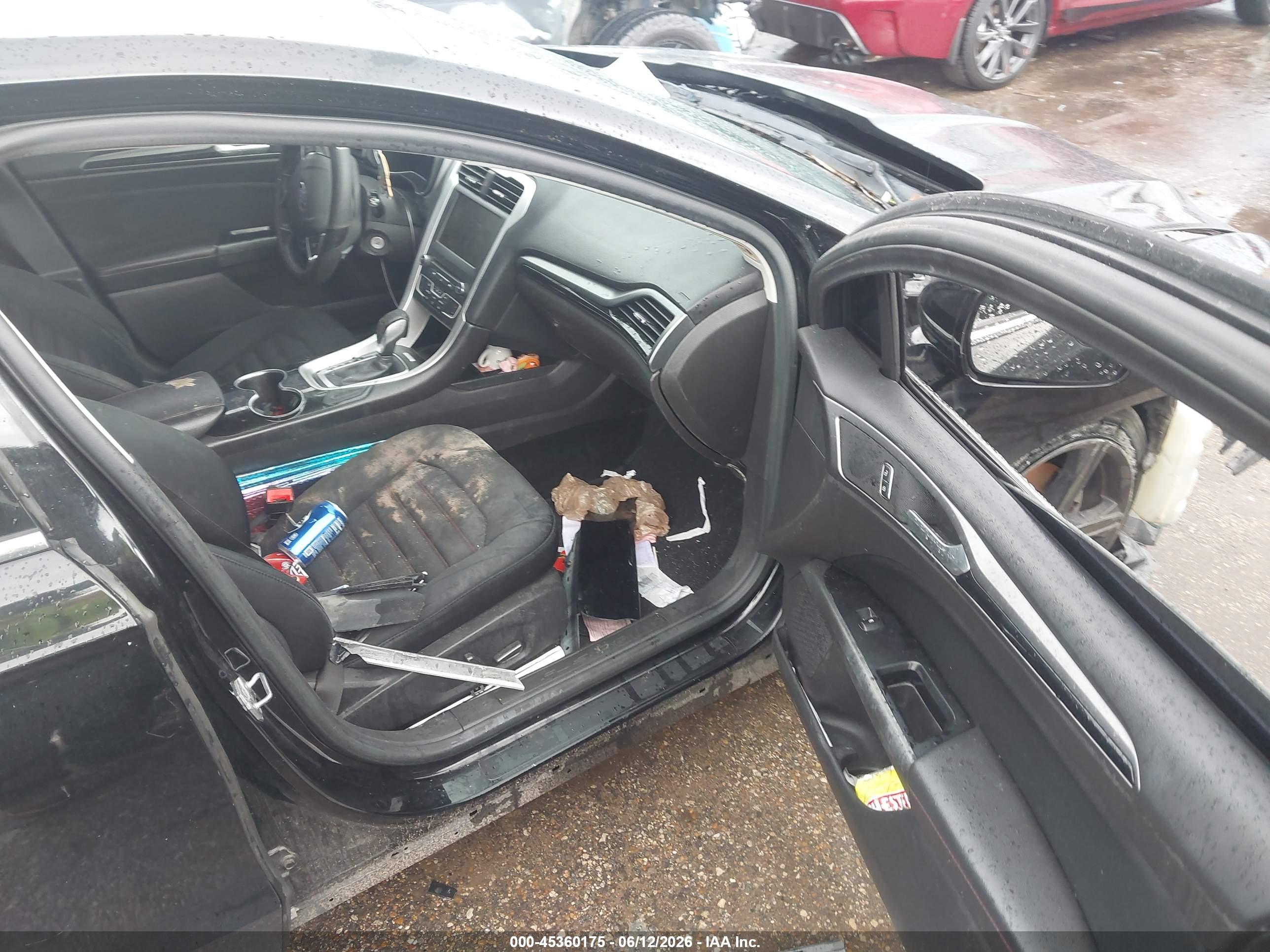 FORD FUSION image 5