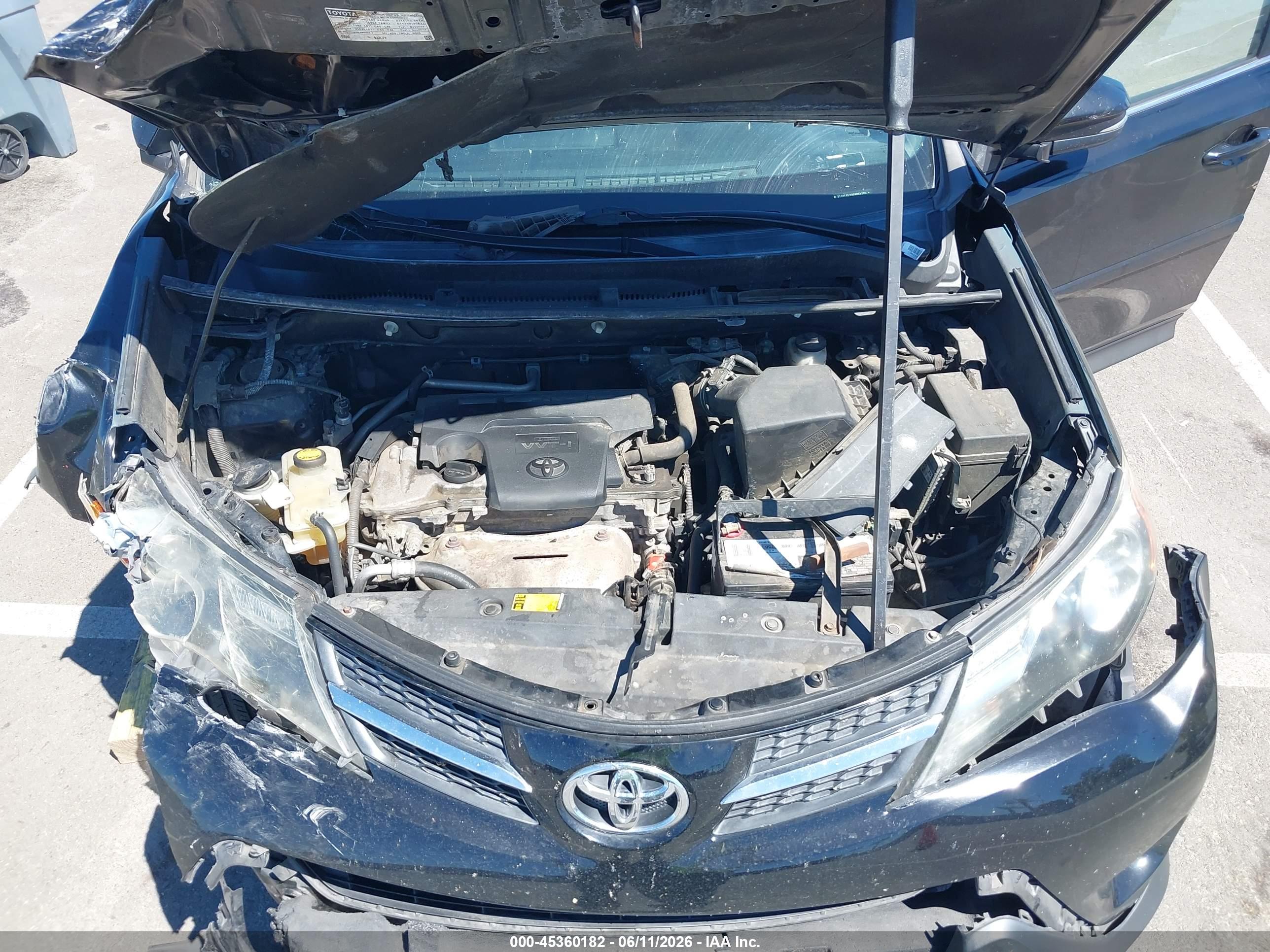 TOYOTA RAV4 image 10