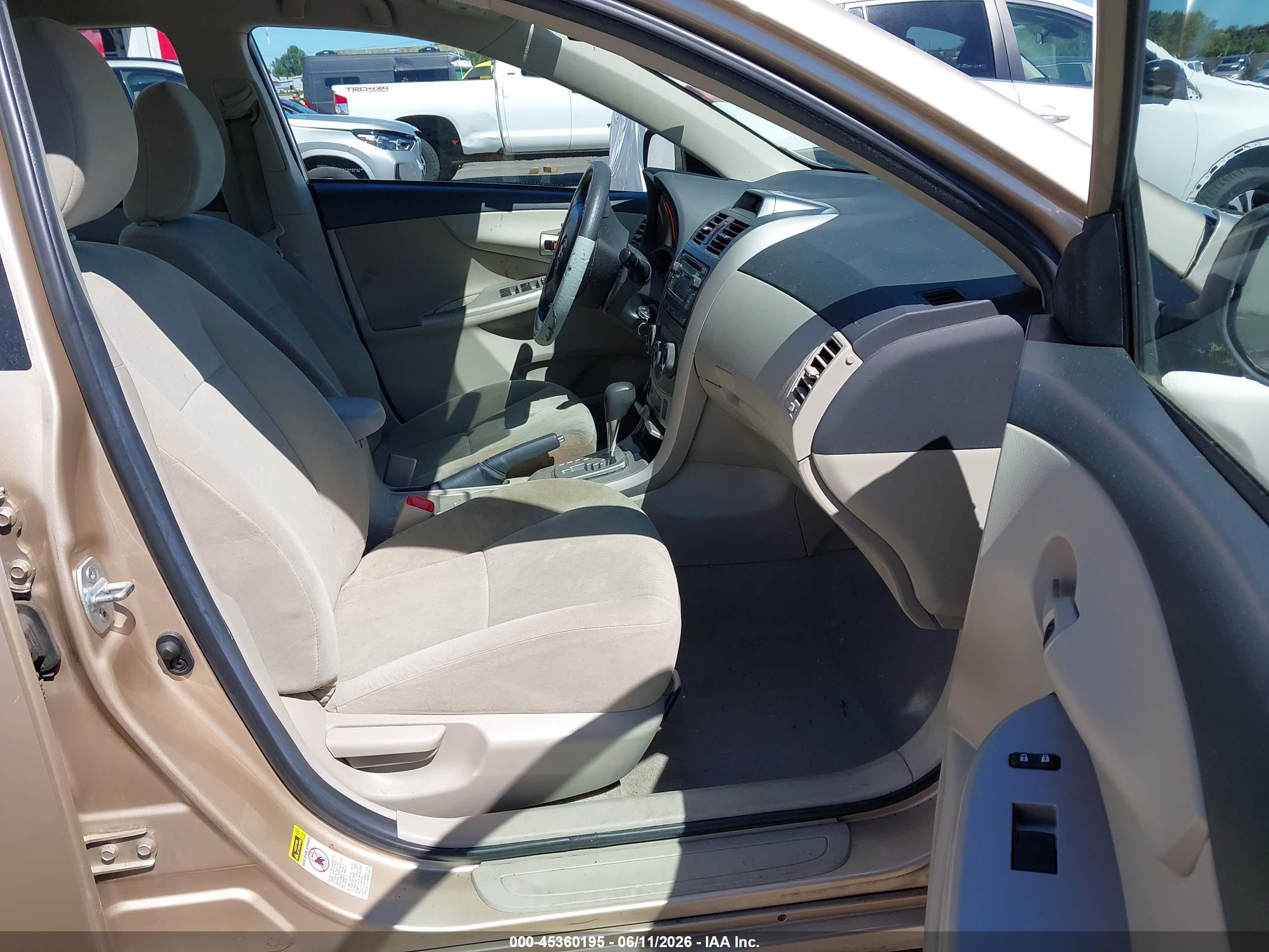 TOYOTA COROLLA image 5