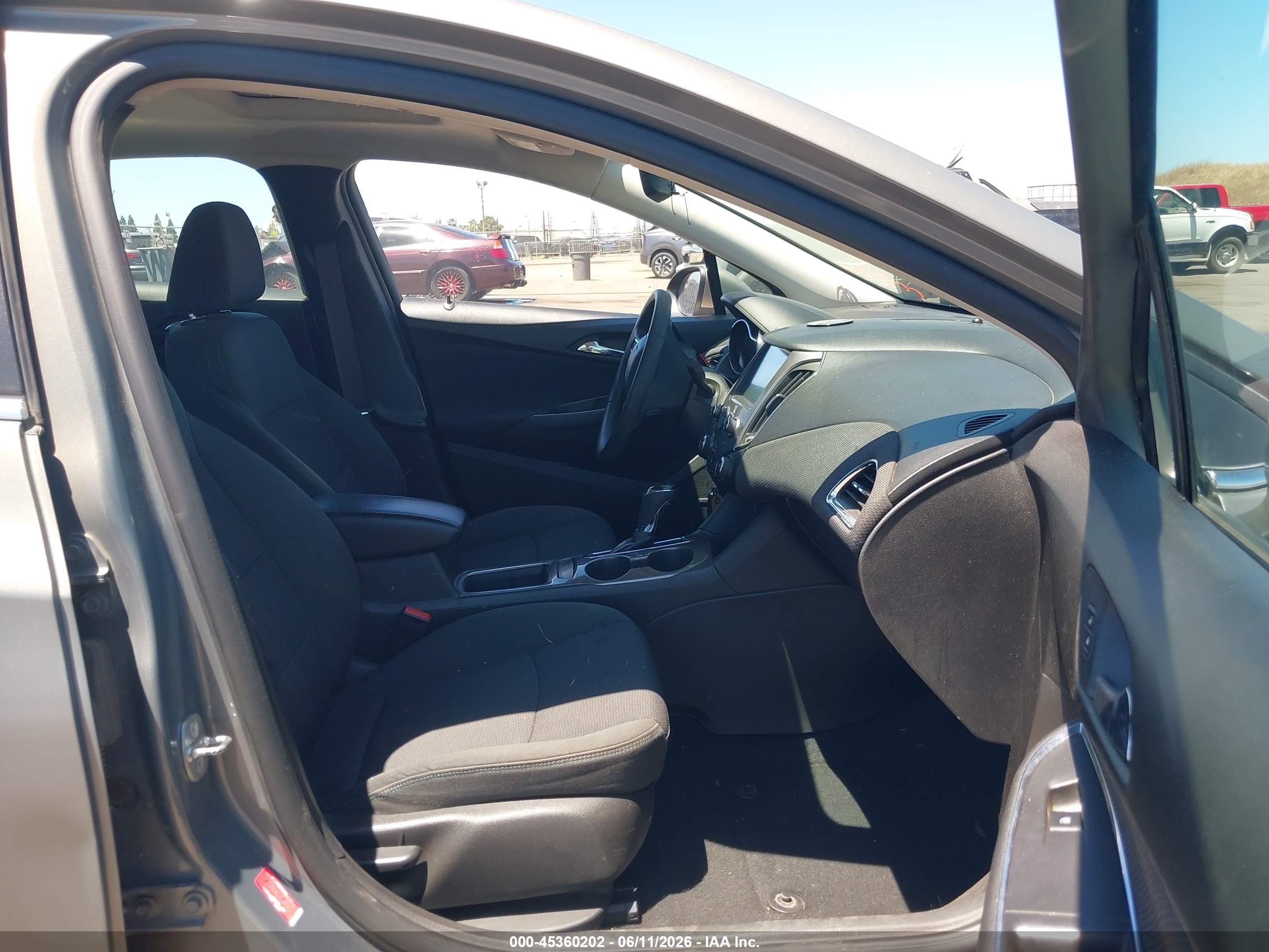 CHEVROLET CRUZE image 5