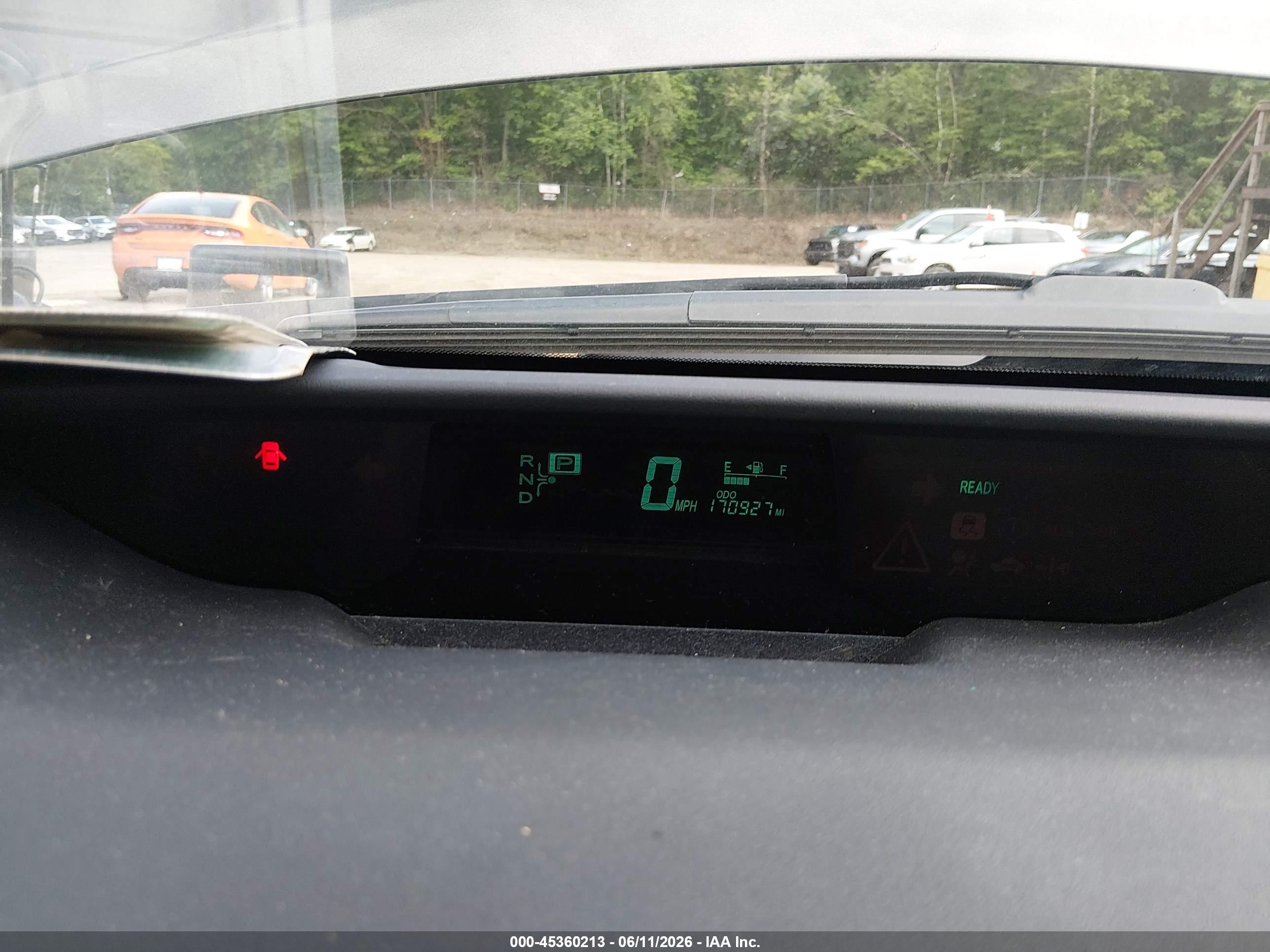 TOYOTA PRIUS image 7