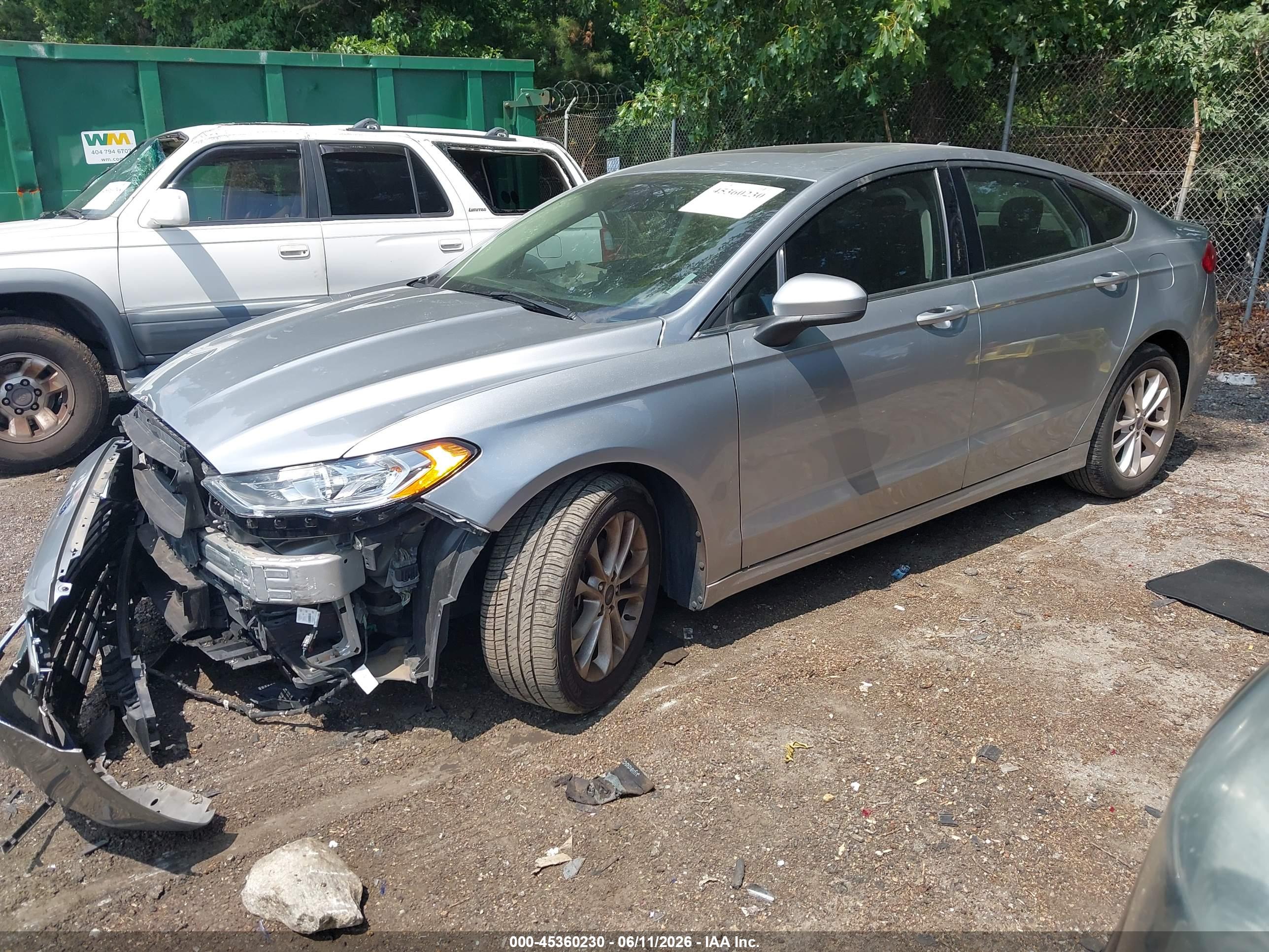 FORD FUSION image 2