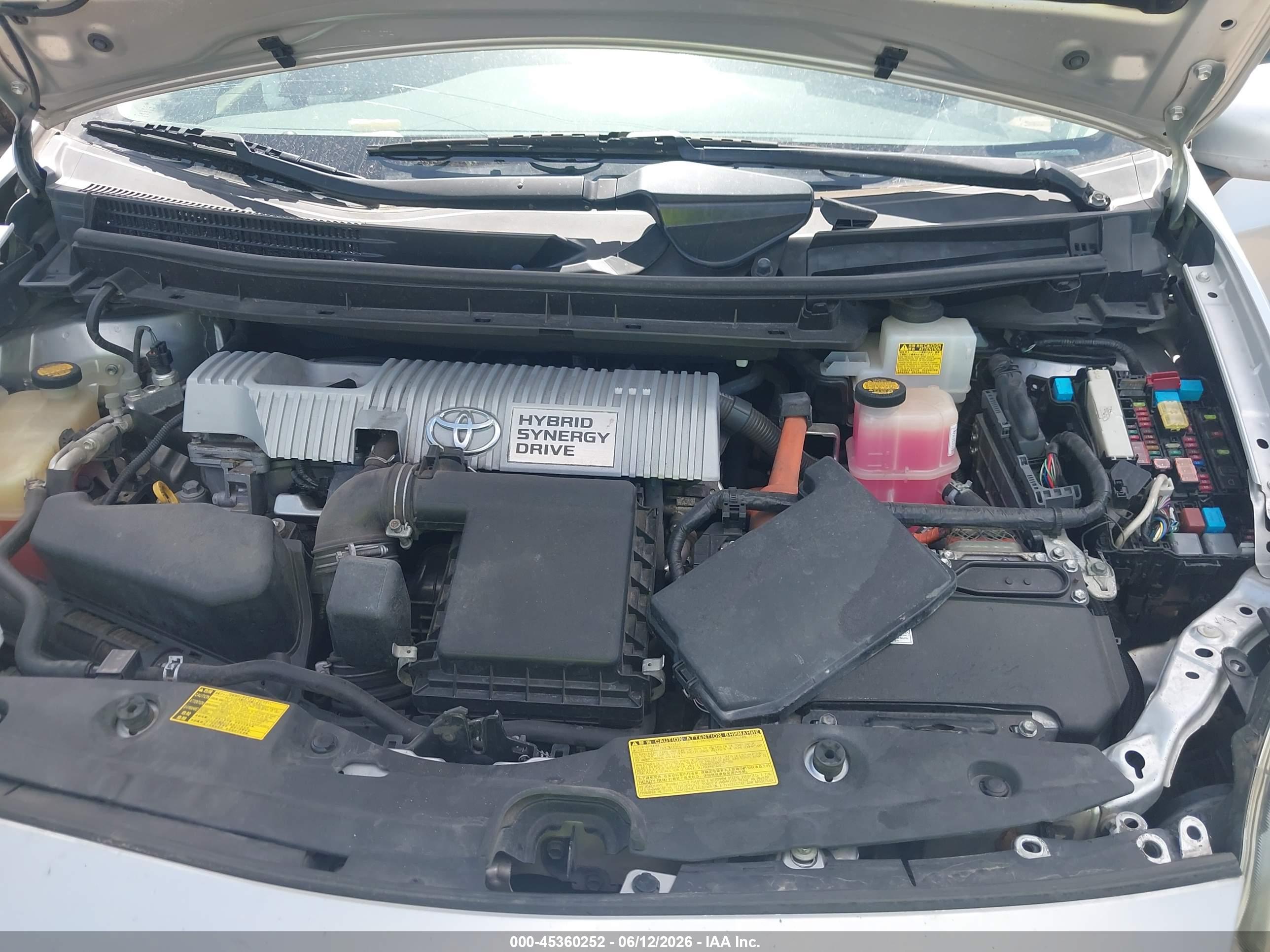 TOYOTA PRIUS image 10