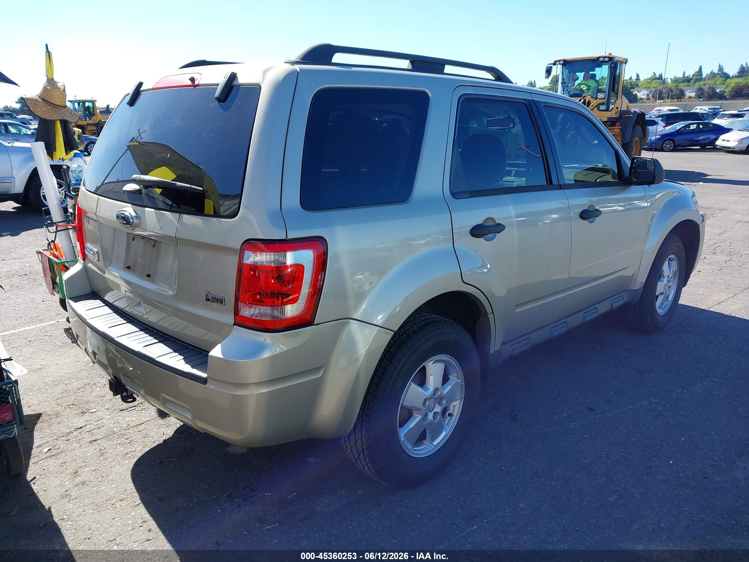 FORD ESCAPE image 4