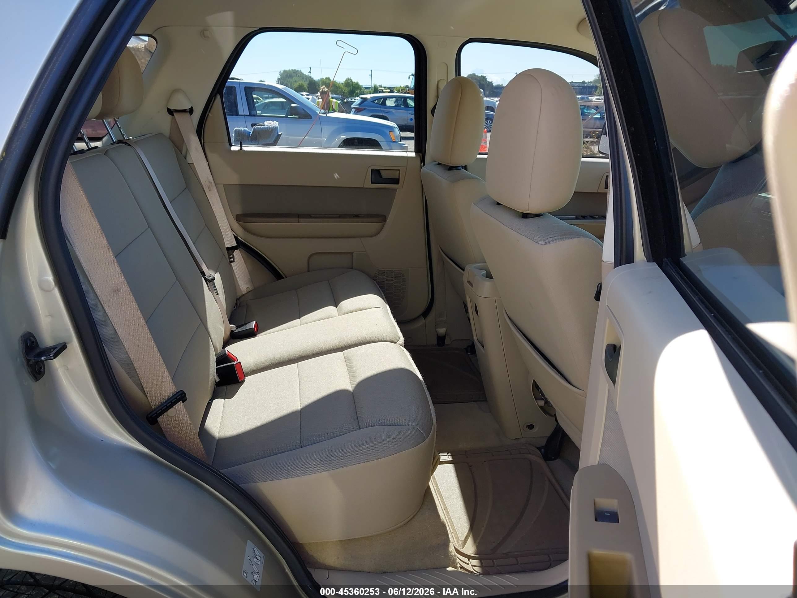 FORD ESCAPE image 8