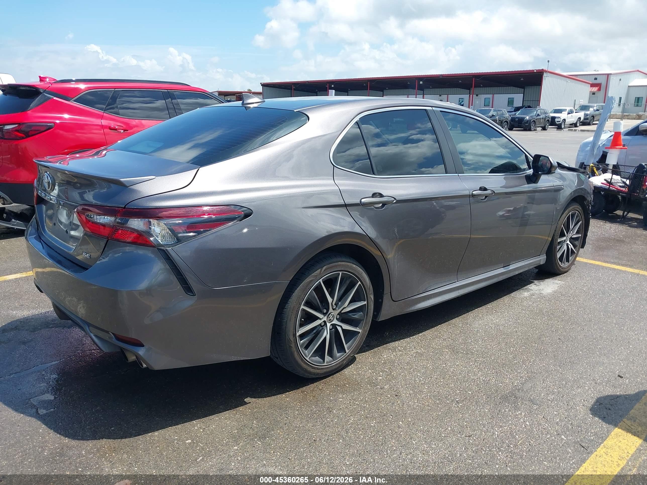 TOYOTA CAMRY image 4