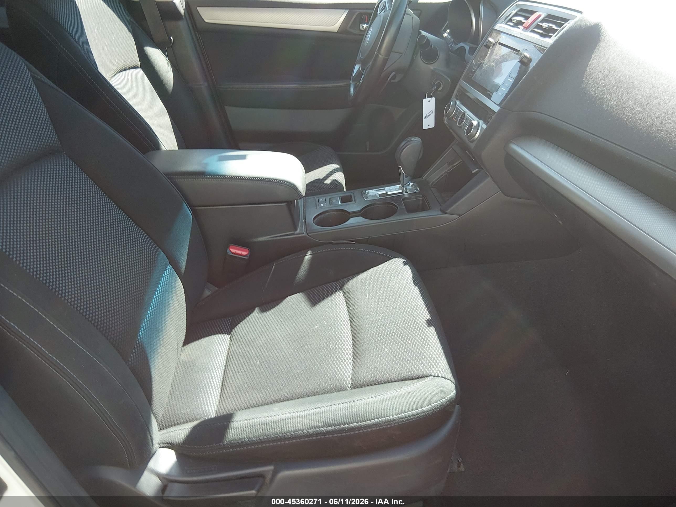 SUBARU OUTBACK image 5