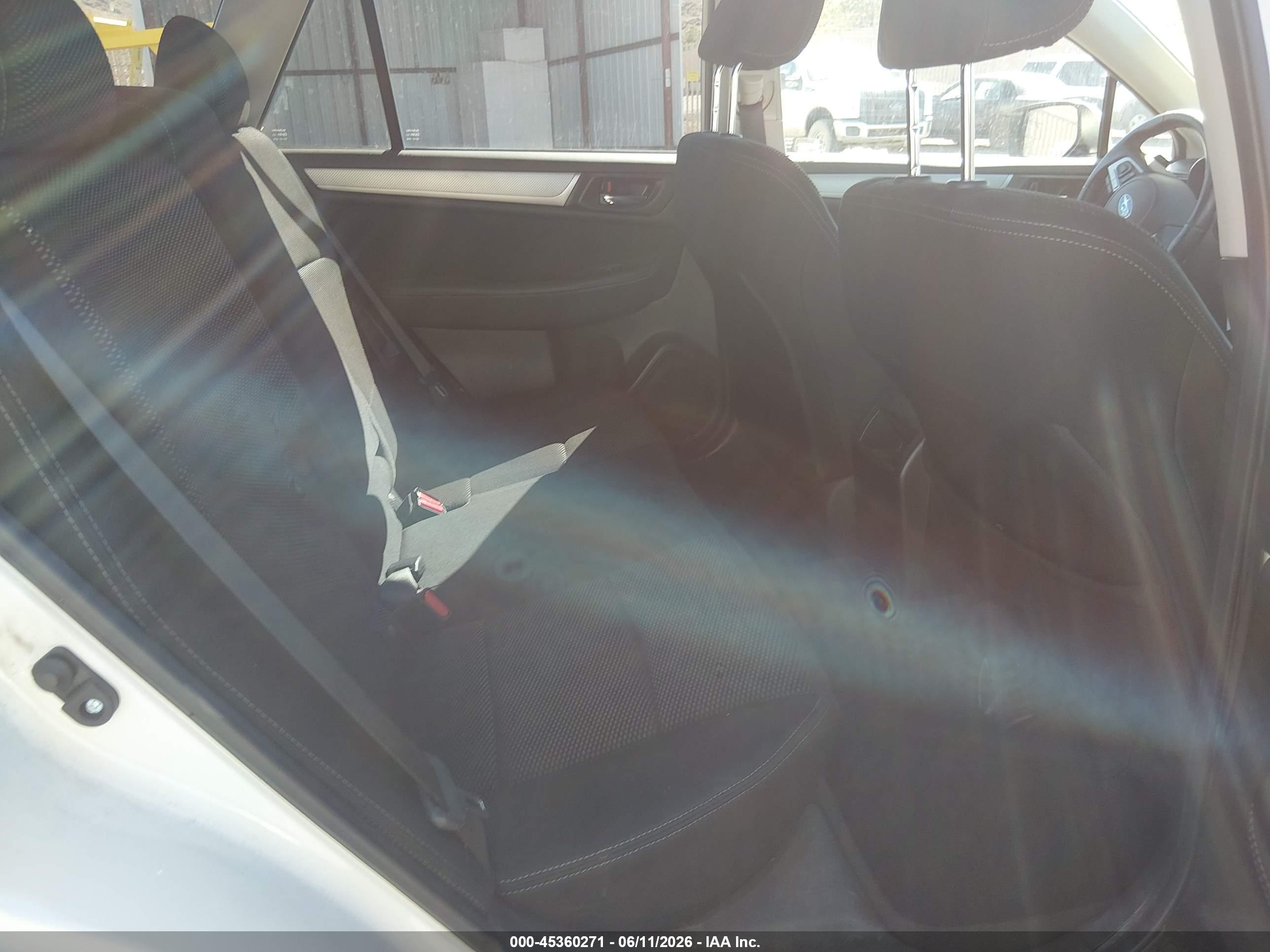 SUBARU OUTBACK image 8